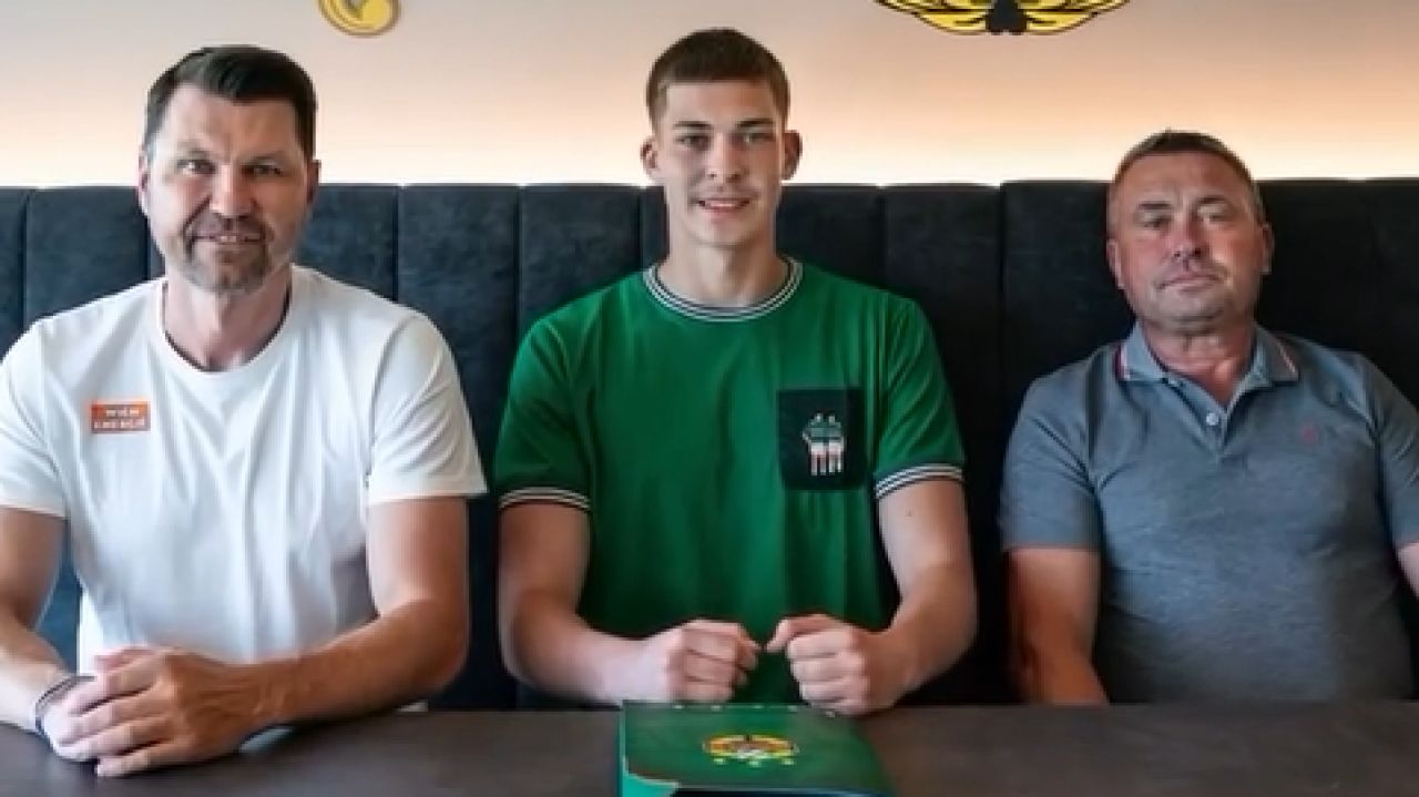 Un fotbalist român a semnat cu Rapid Viena: „Ocazia perfectă să fac pasul următor”