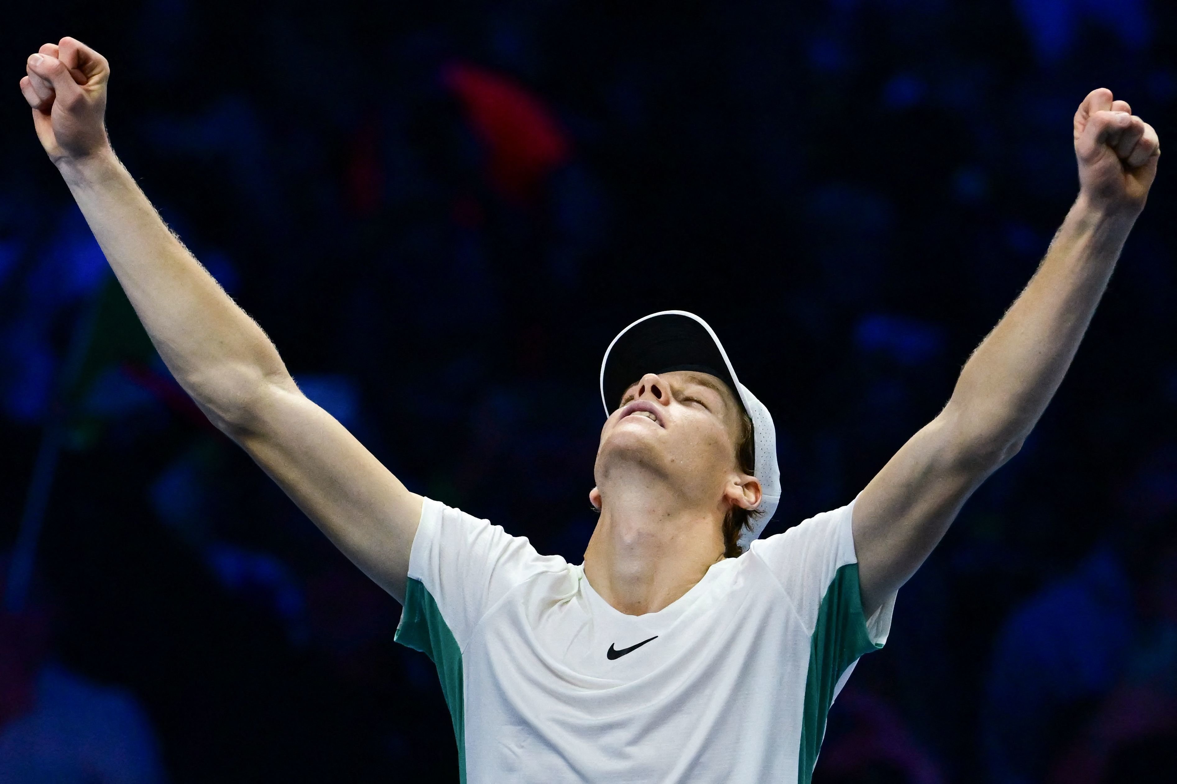 Sinner l-a învins pe Novak Djokovic în semifinalele de la Wimbledon! Cu cine va juca finala
