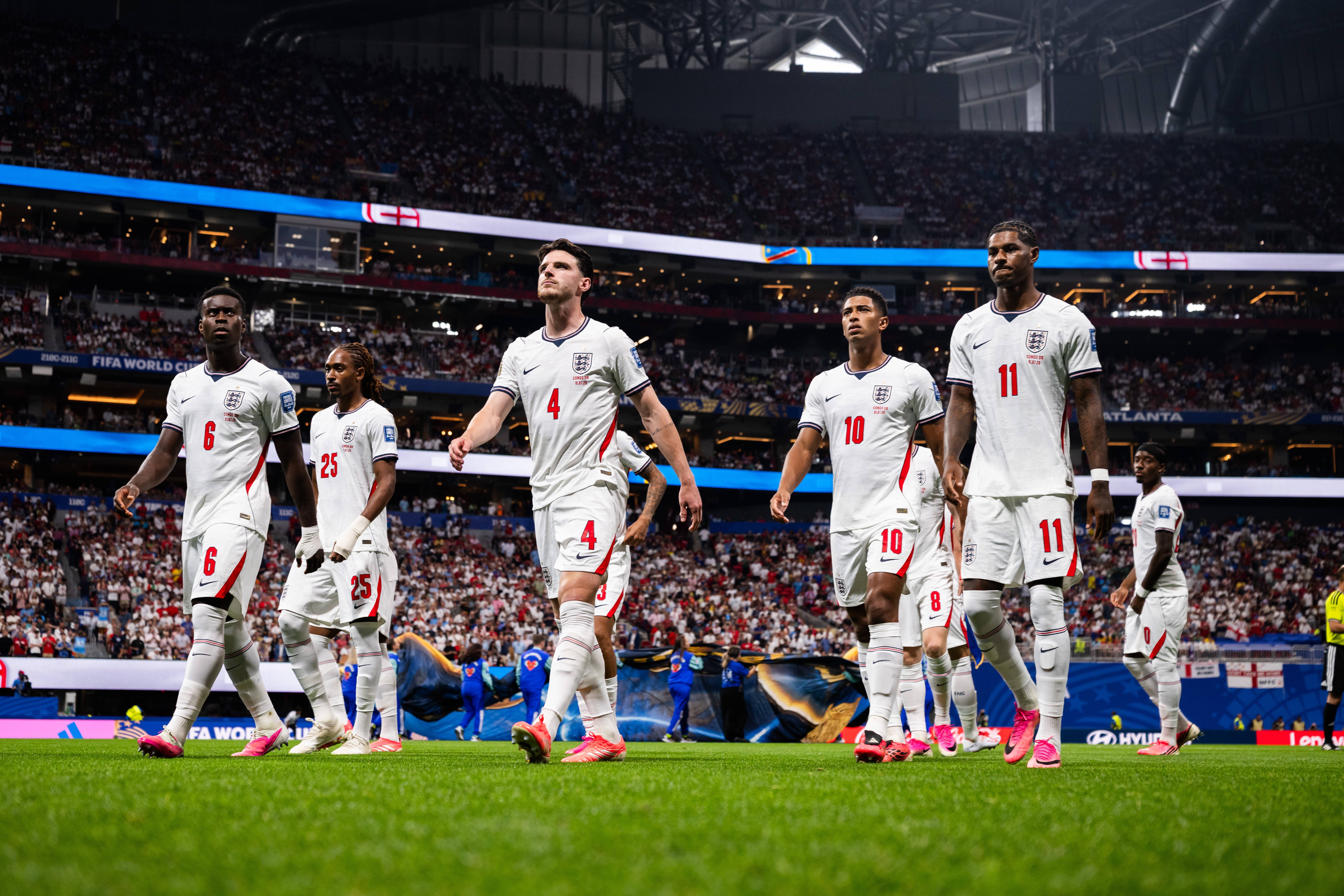 Refuzat de doi giganți din Europa, starul lui Manchester United poate semna tot în Premier League