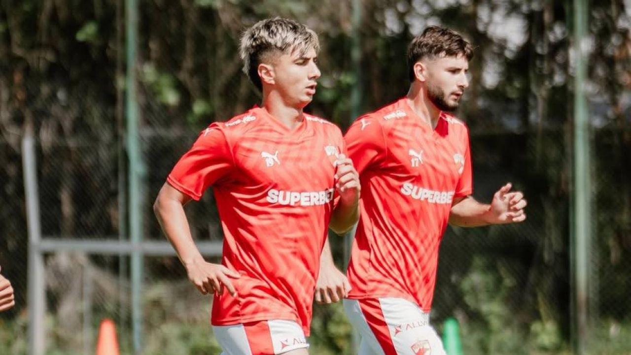Fundaș central transferat astăzi de Dinamo după ce l-a convins pe Nuno Campos! La 15 ani debuta la seniori