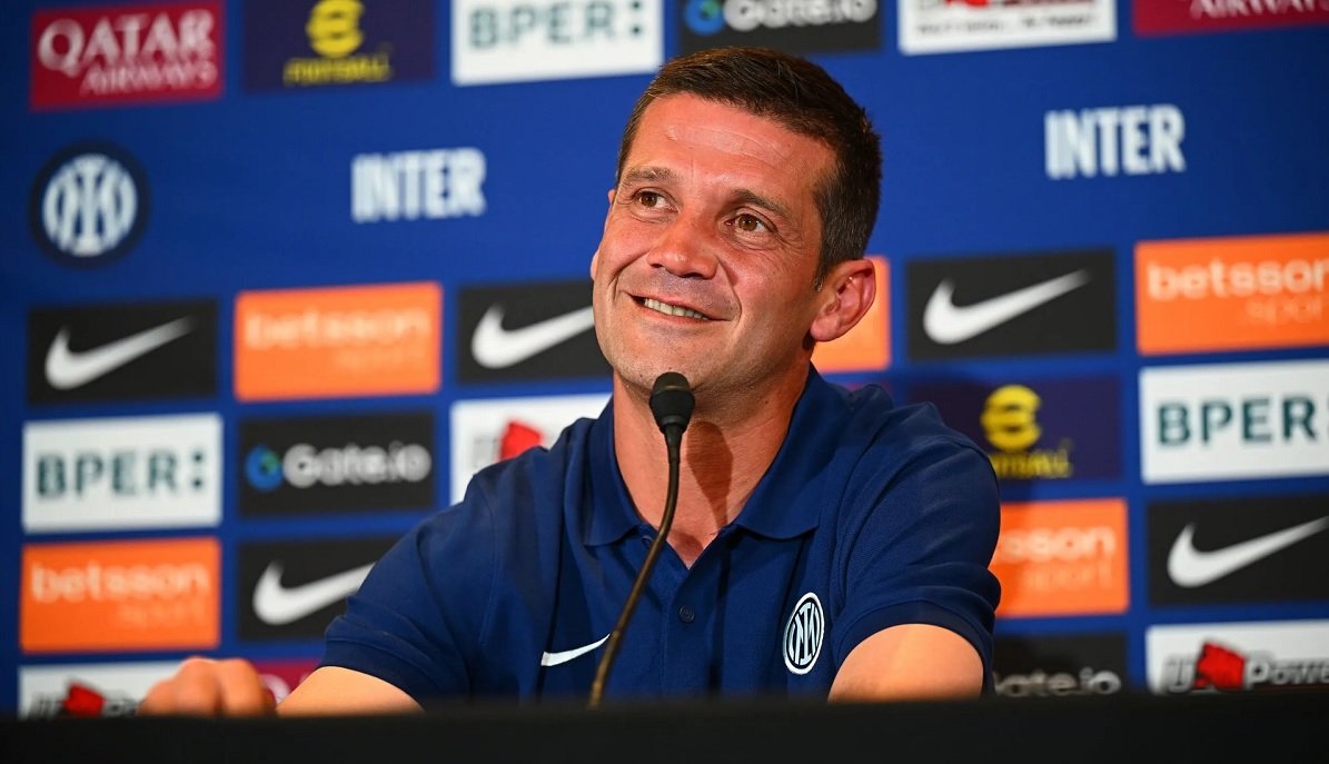 Cristi Chivu, prima conferință de presă înainte de noul sezon de Serie A. Ce pune la cale tehnicianul român: „Nu ne temem de nimeni”