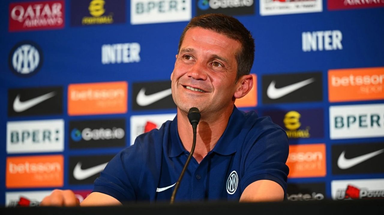 Cristi Chivu, prima conferință de presă înainte de noul sezon de Serie A. Ce pune la cale tehnicianul român: „Nu ne temem de nimeni”