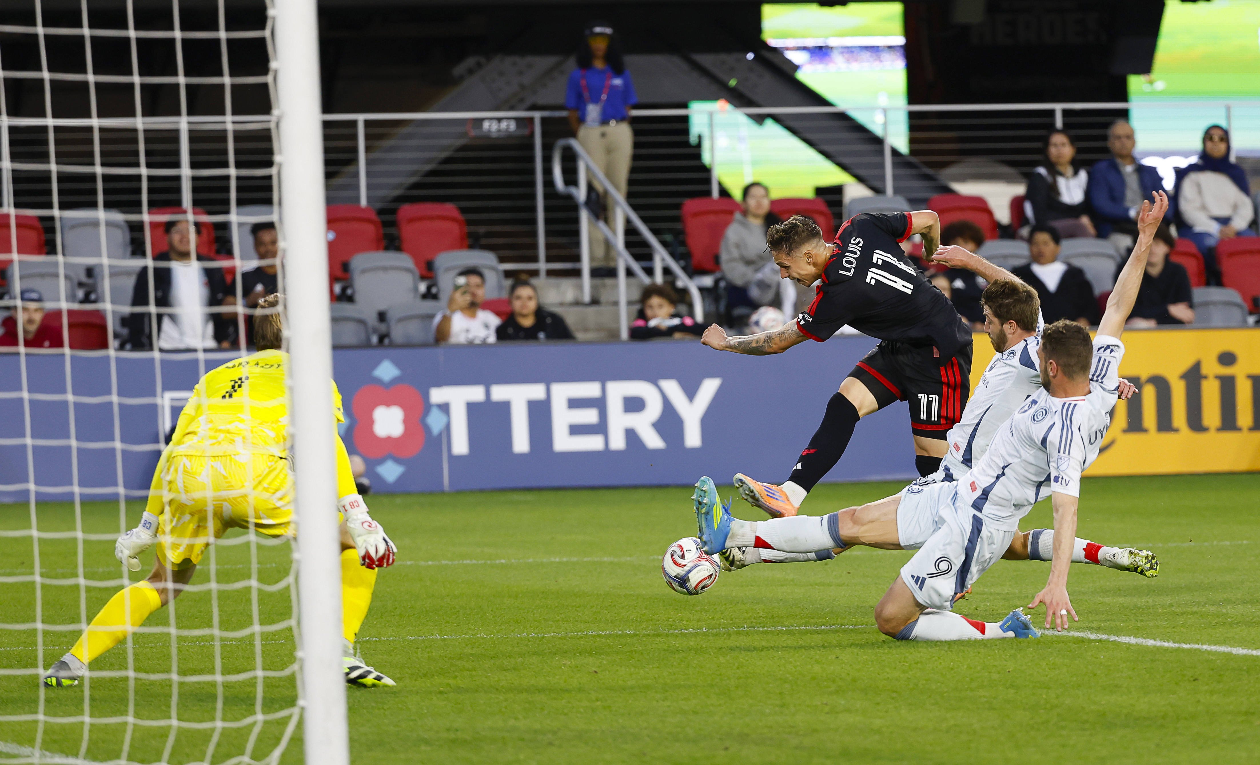 Vestea primită de Louis Munteanu la DC United!