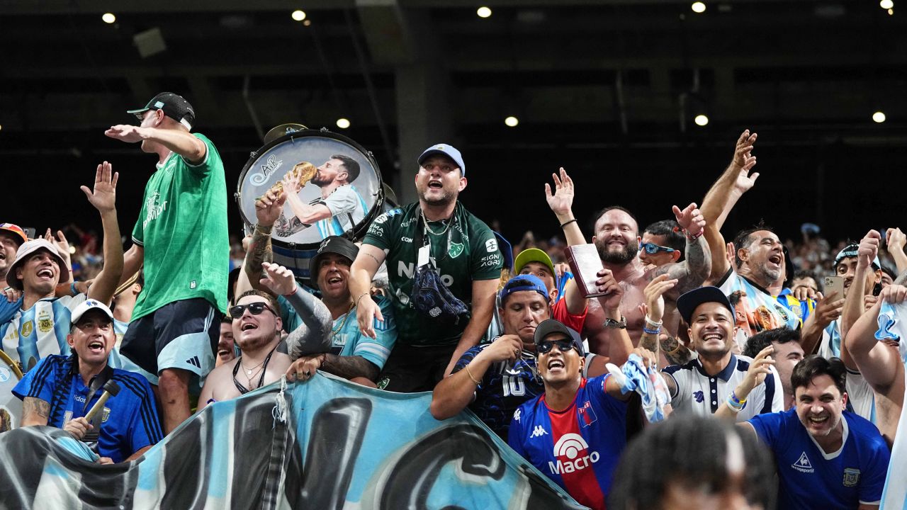 Fanii Argentinei i-au ironizat pe englezi: „Un minut de reculegere”