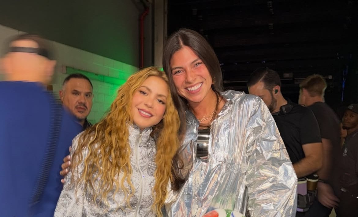 Influencerița care l-a văzut pe CR7 și a început imediat să plângă s-a fotografiat cu Shakira: ”I-am spus că o iubesc!”