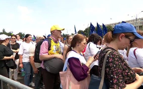 Cine sunt bugetarii care vor primi 2.000 de lei în plus la salariu, după noua lege. Problema apare la sporuri