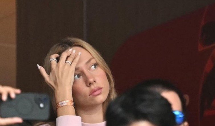 Mai urmărită decât meciul! Iubita lui Kylian Mbappe a atras toate privirile la Franța – Anglia