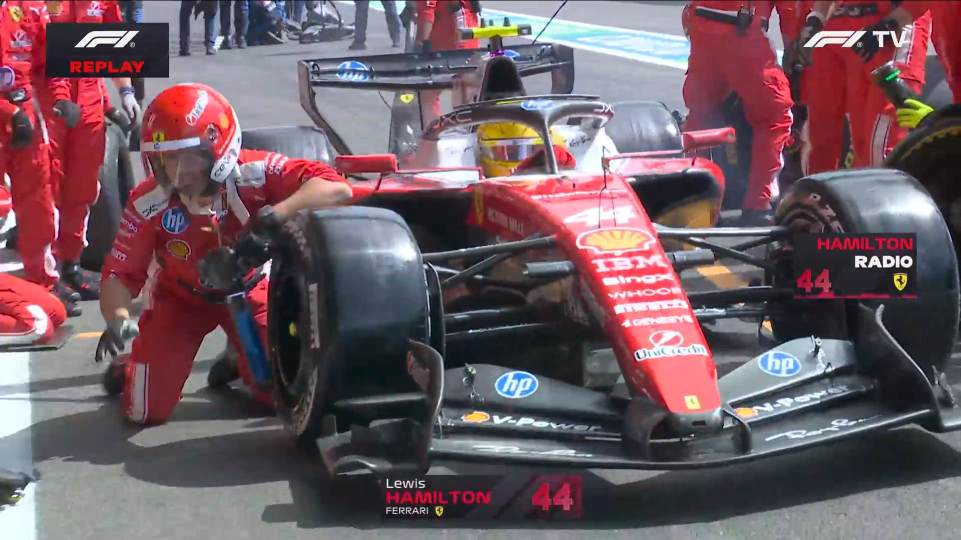 Lewis Hamilton a lovit un mecanic Ferrari la boxe: "Cum se simte?"