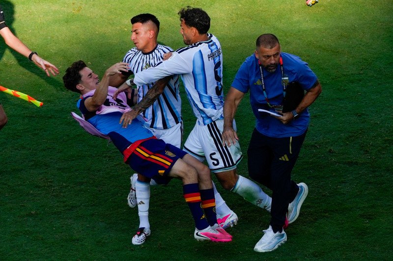 Bătaie după finala Cupei Mondiale, Spania - Argentina 1-0! Scene ireale