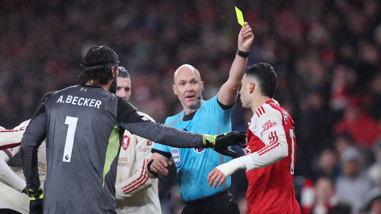 Șoc în Premier League! Unul dintre cele mai cunoscute personaje din Anglia se retrage