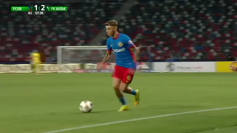 Ofsaid la golul lui Alexandru Stoian, din pasa lui Octavian Popescu, în FCSB - Auda (Pro TV și VOYO)