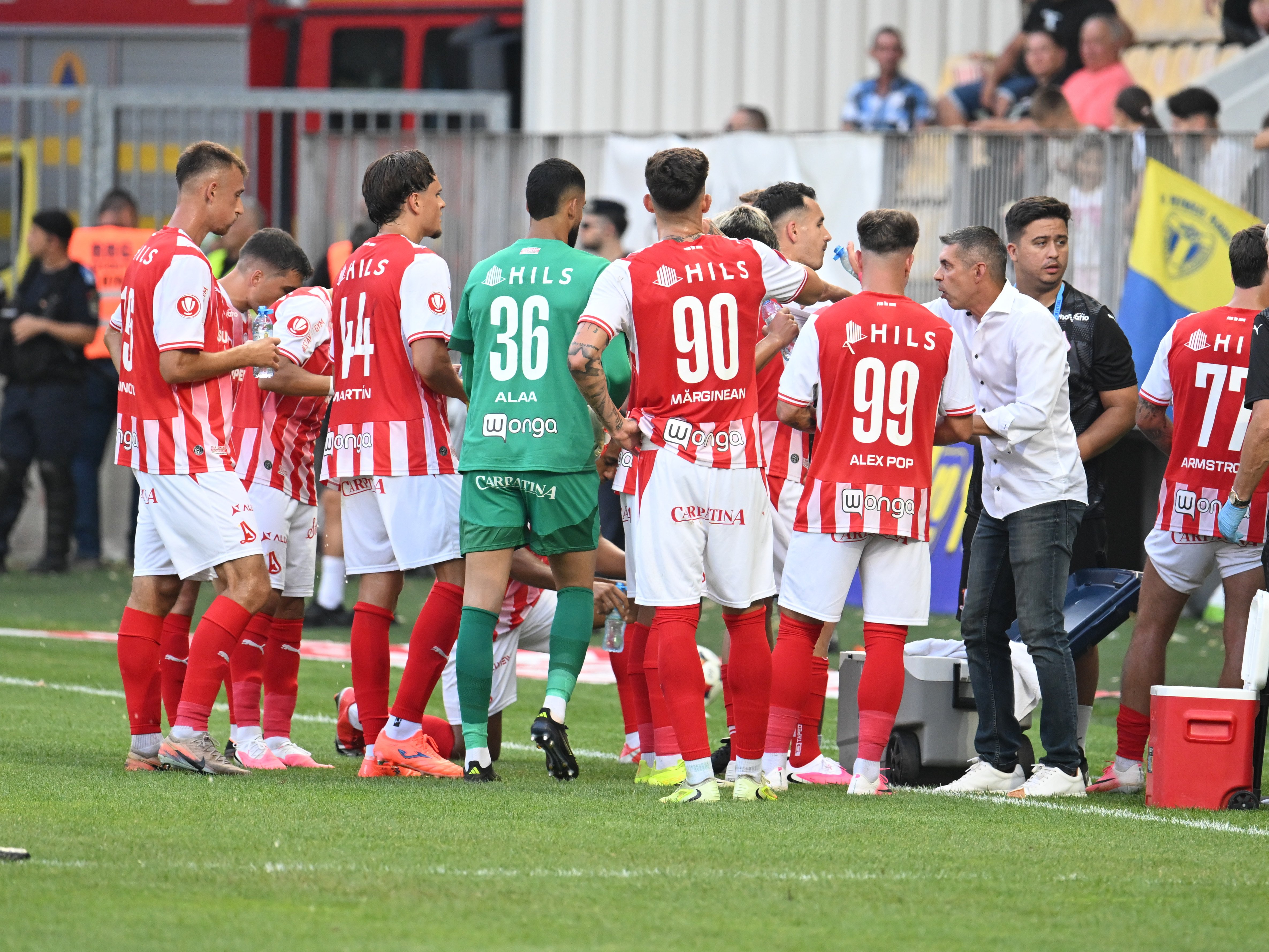 Dinamo - Craiova, de la 20:30. Echipe probabile + cine este favorită în derby-ul etapei. Pronosticul lui Dan Chilom