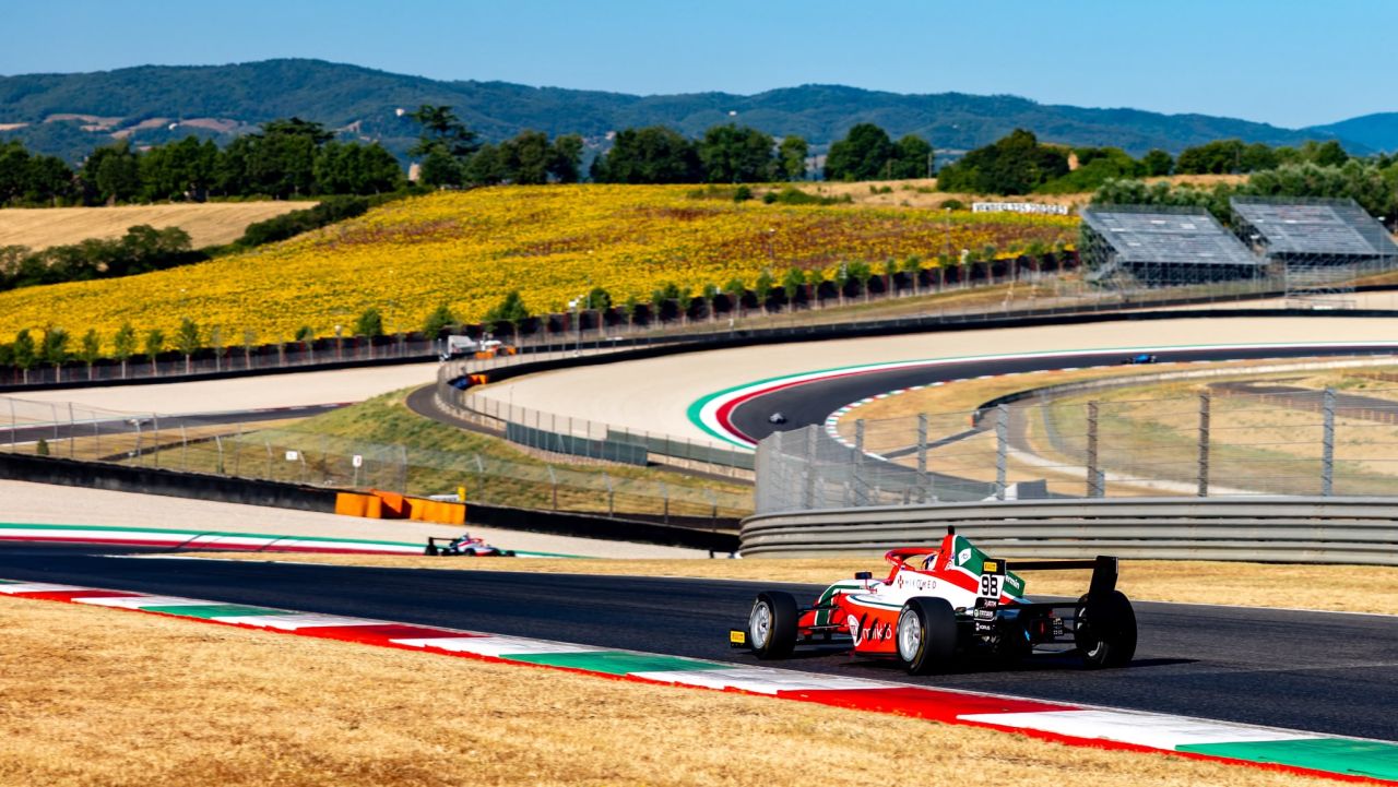 România se mândrește cu pilotul-senzație: David Cosma Cristofor! Pole-position la Mugello, în Campionatul Italian de Formula 4