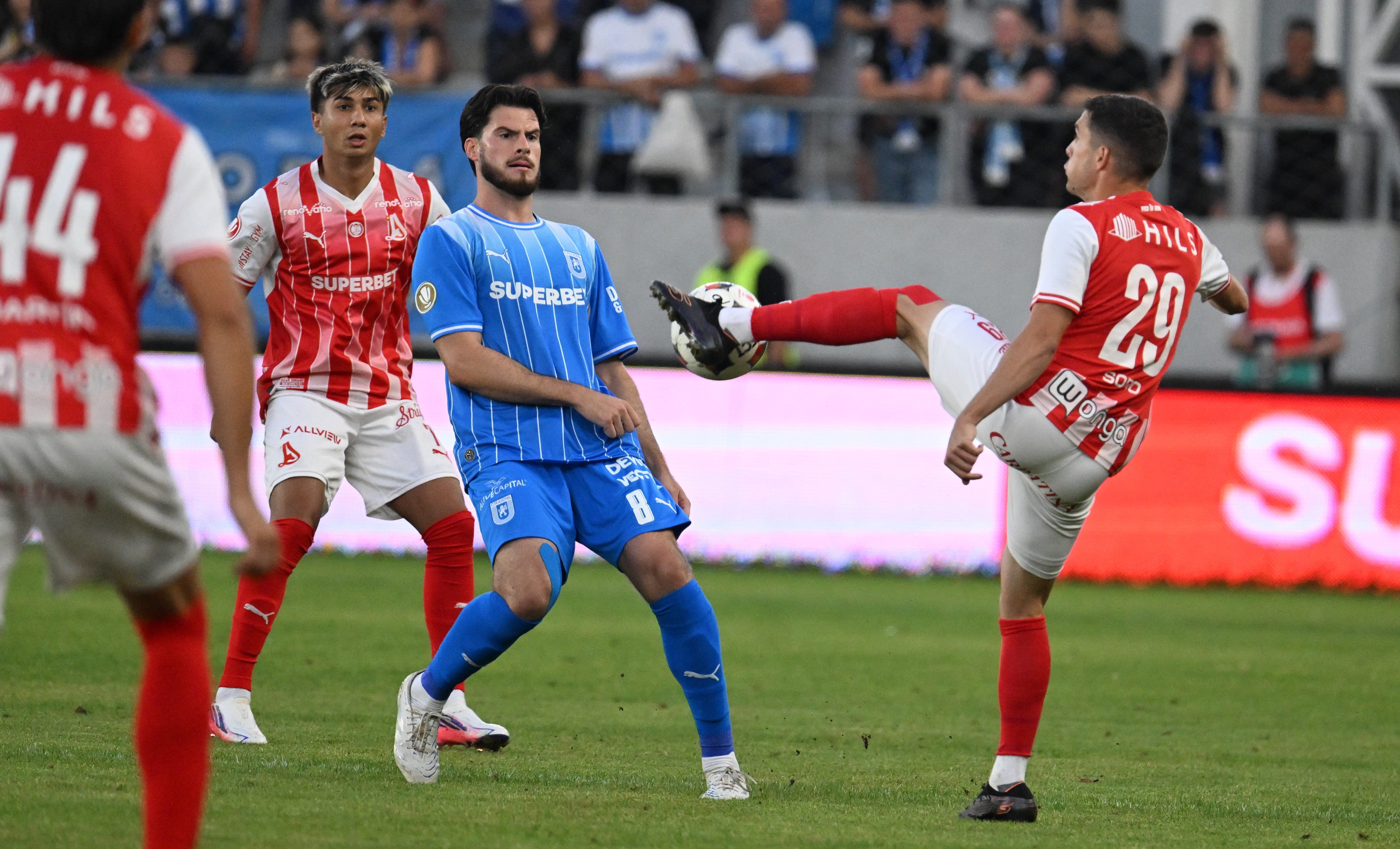 Dinamo - Universitatea Craiova 2-0, ACUM, pe Sport.ro: gafă imensă comisă de olteni