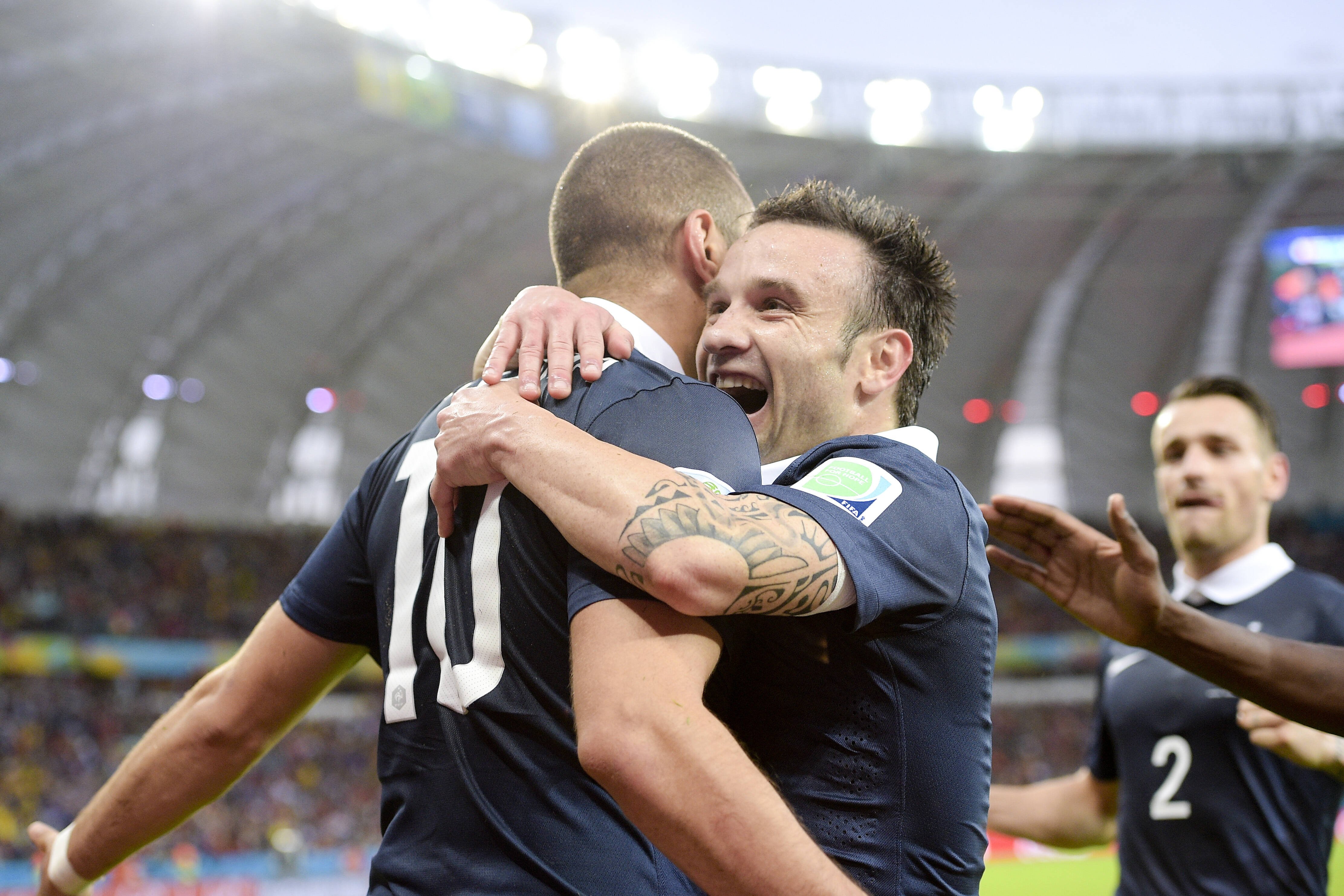 Cu cine semnează Mathieu Valbuena la 41 de ani. Francezul a fost șantajat de Karim Benzema cu un sextape în trecut