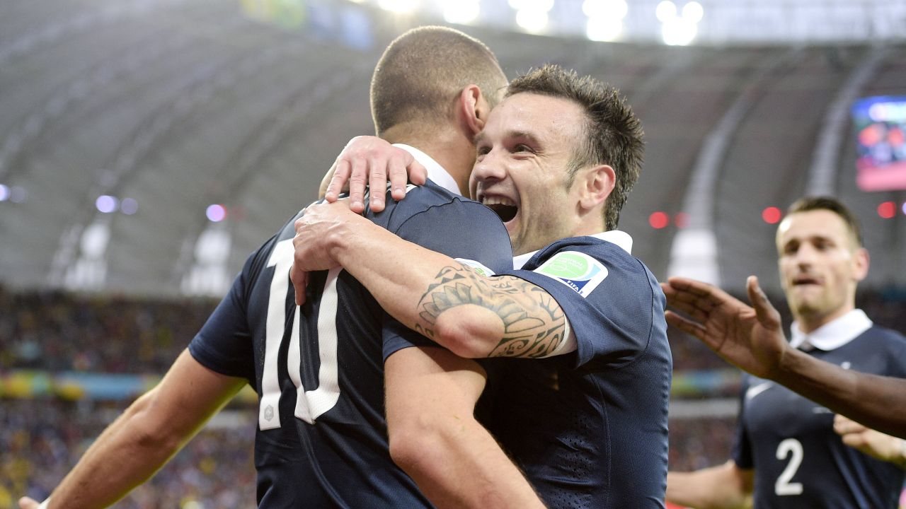Cu cine semnează Mathieu Valbuena la 41 de ani. Francezul a fost șantajat de Karim Benzema cu un sextape în trecut