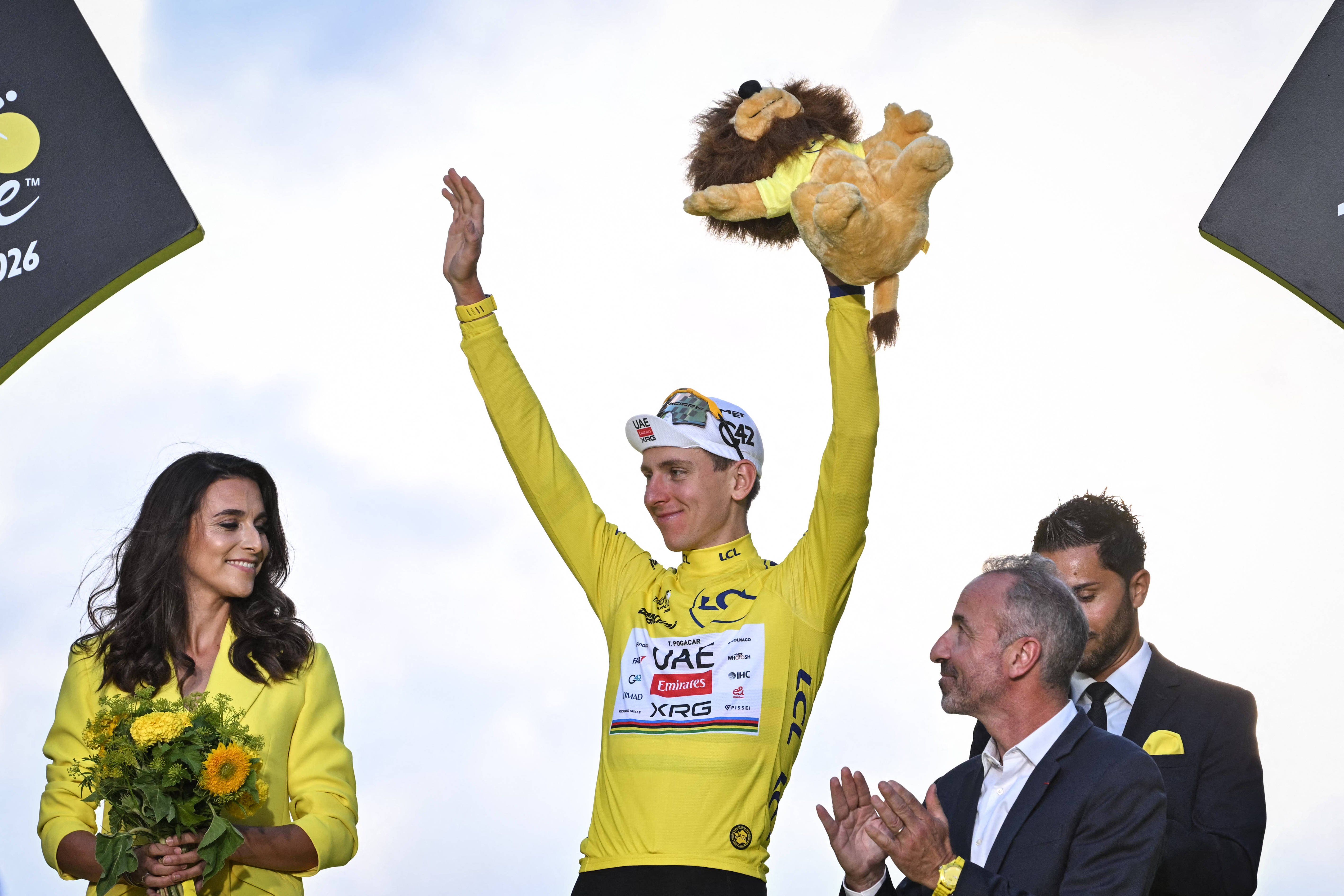 Turul Franţei | Tadej Pogacar a câştigat al cincilea său Le Tour. Mathieu Van der Poel s-a impus în ultima etapă, a 21-a