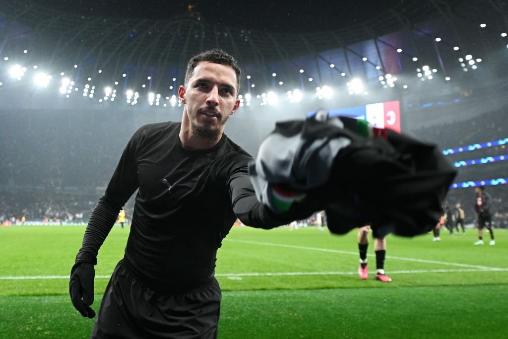 Lasă AC Milan pentru fotbalul din Qatar, unde va fi coleg cu Florinel Coman!
