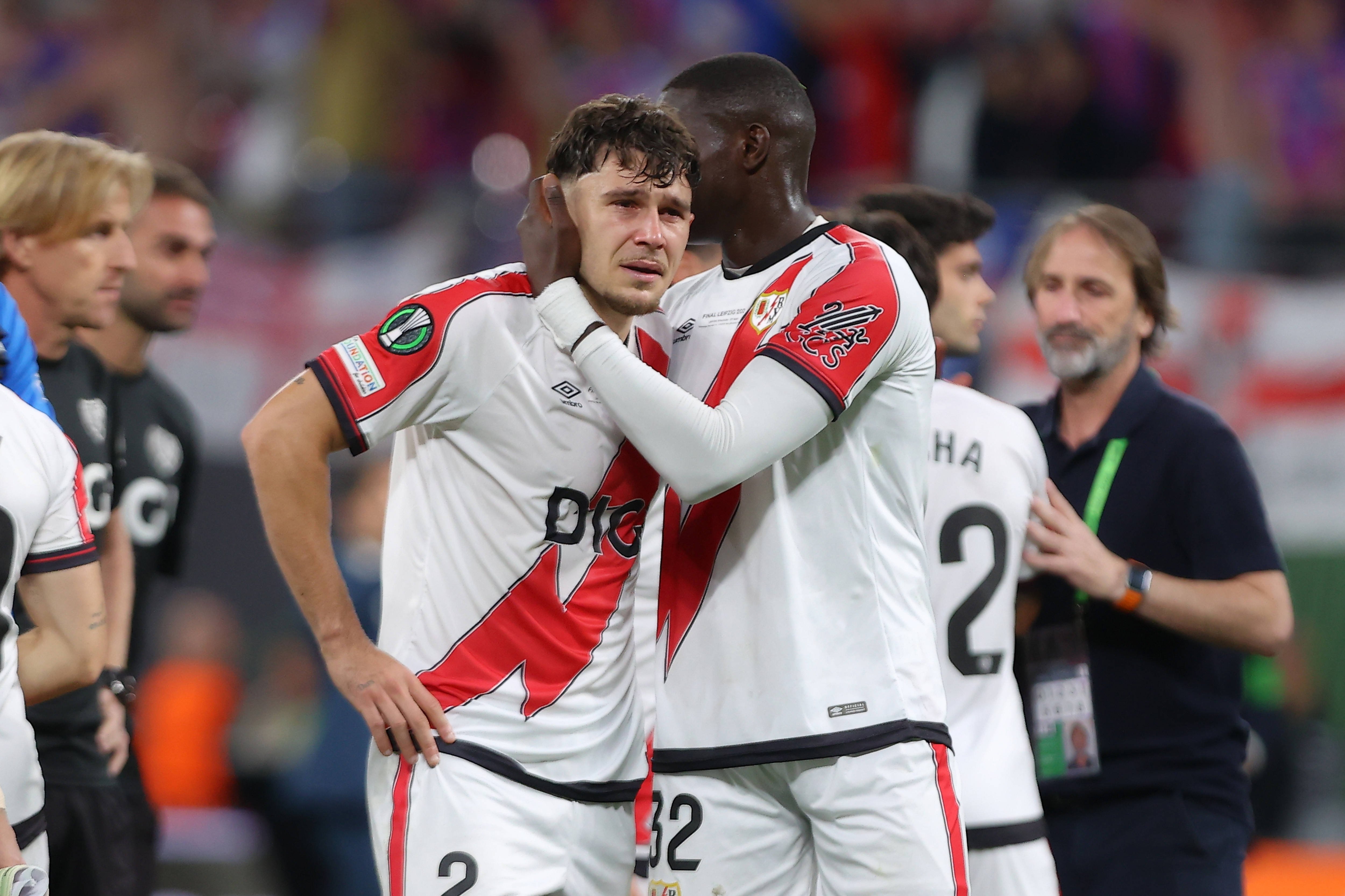 Transfer de 20.000.000 de euro la nou-promovata din Premier League! Rayo Vallecano rămâne fără fundaș