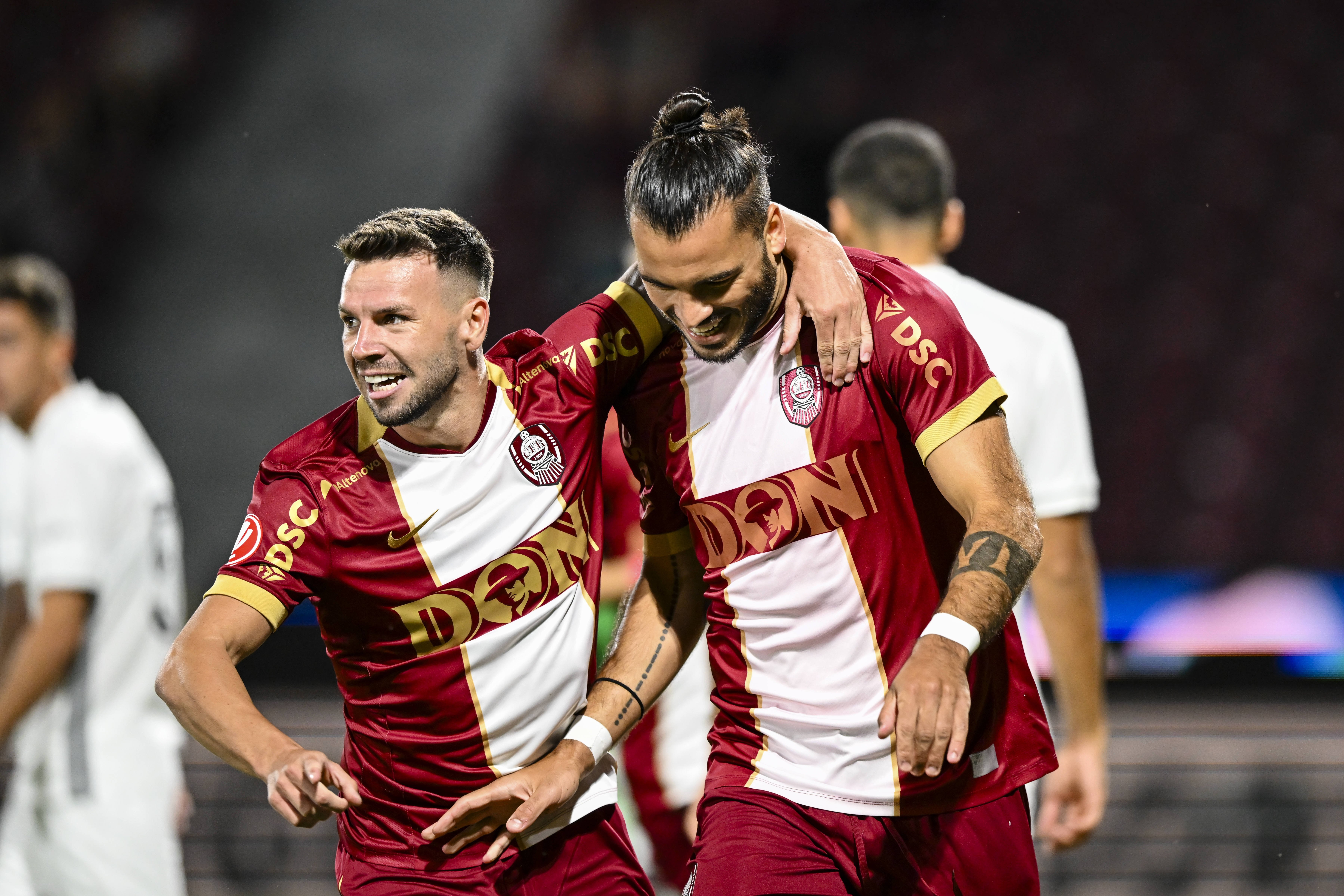 Nu pleacă, nu se predă! Deși lipsesc banii, fotbalistul de la CFR își demonstrează atașamentul față de club. Decizia luată