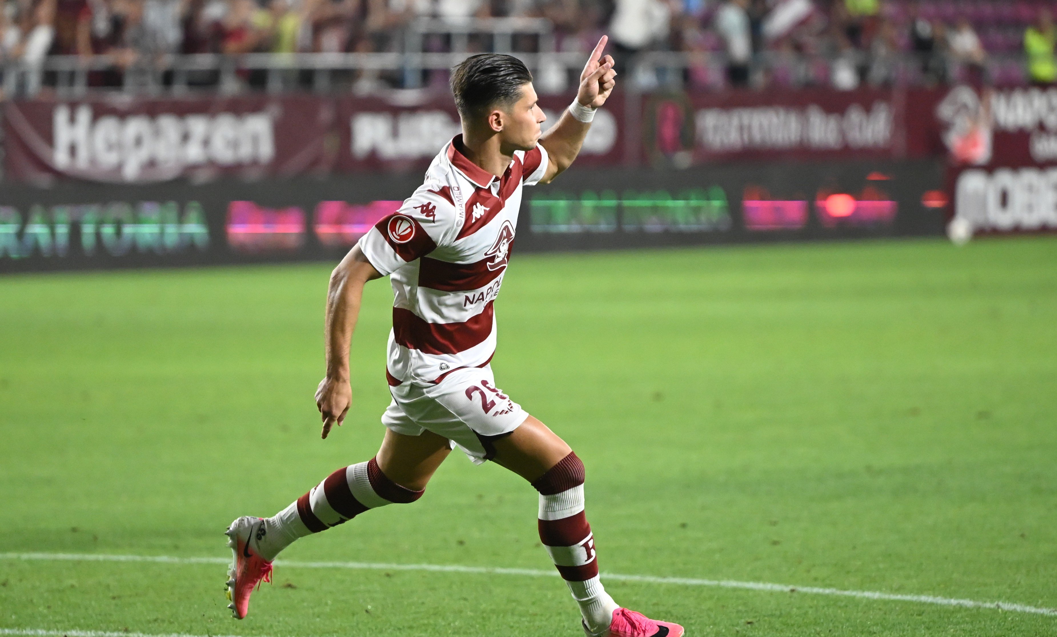 Alex Dobre face spectacol cu CFR Cluj: atacantul lui Rapid, goluri din toate unghiurile