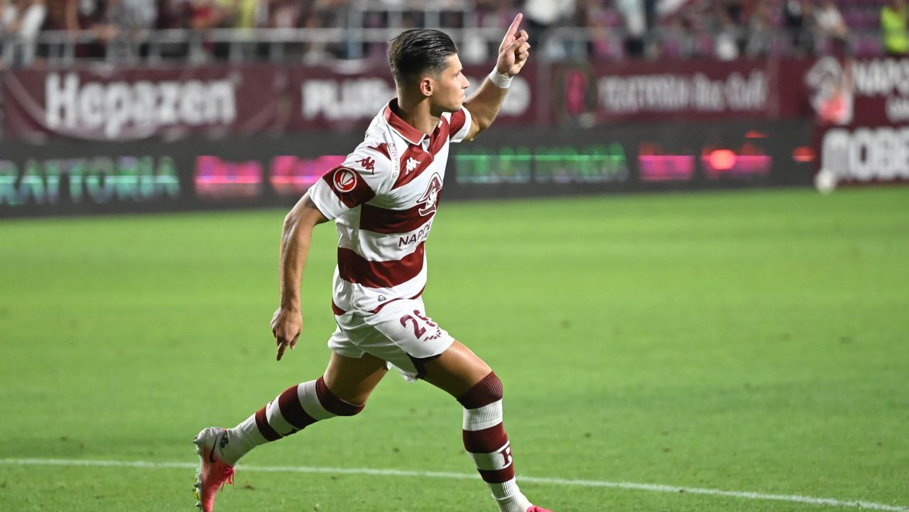 Alex Dobre face spectacol cu CFR Cluj: atacantul lui Rapid, goluri din toate unghiurile
