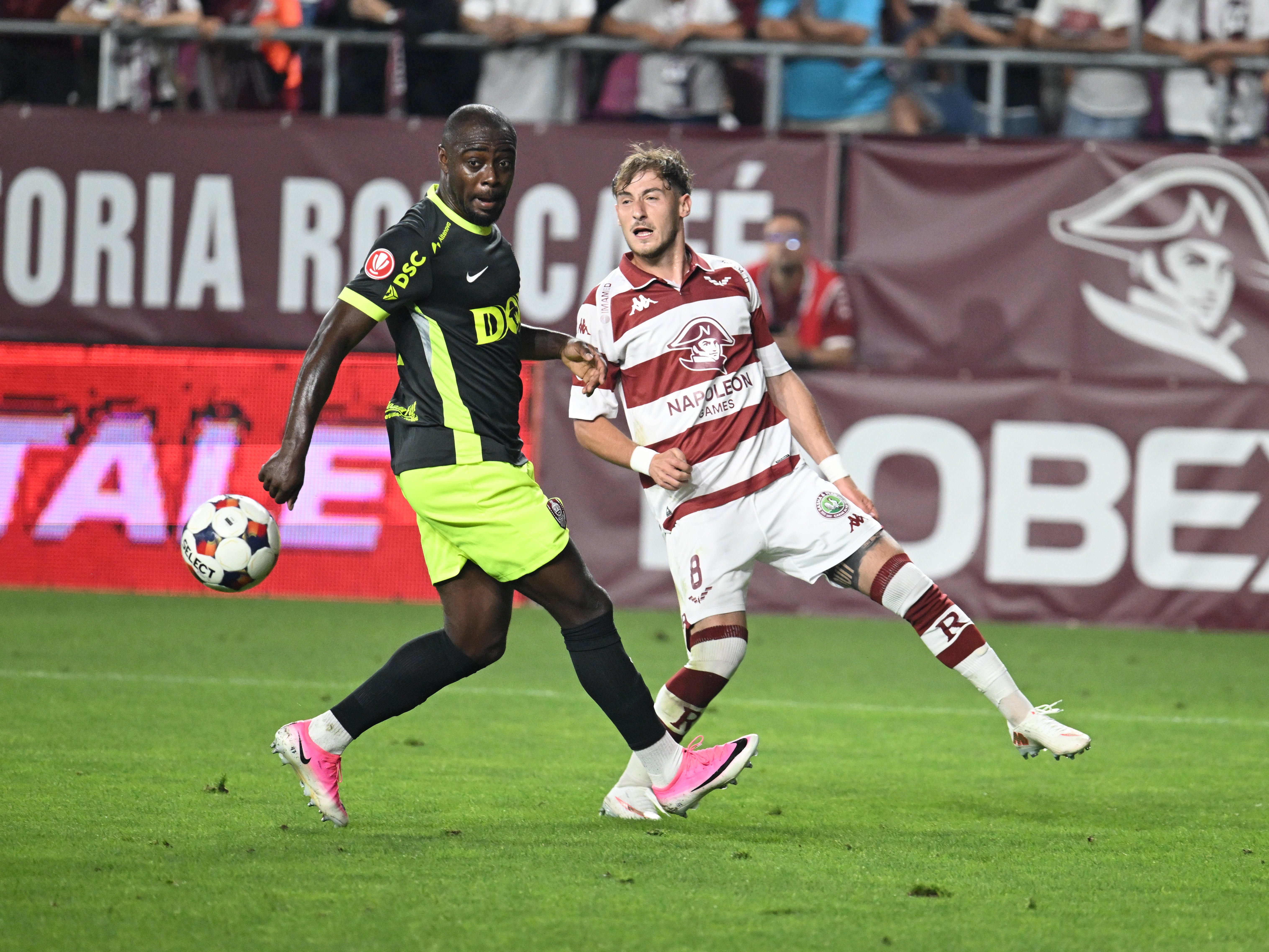 Rapid - CFR Cluj 3-0, ACUM! Moruțan și Dobre îi ”distrug” pe ardeleni în prima repriză