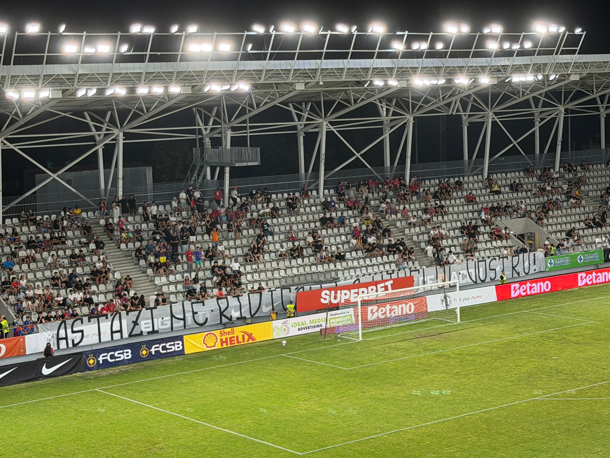 Mesajul galeriei lui FCSB după rușinea cu Auda