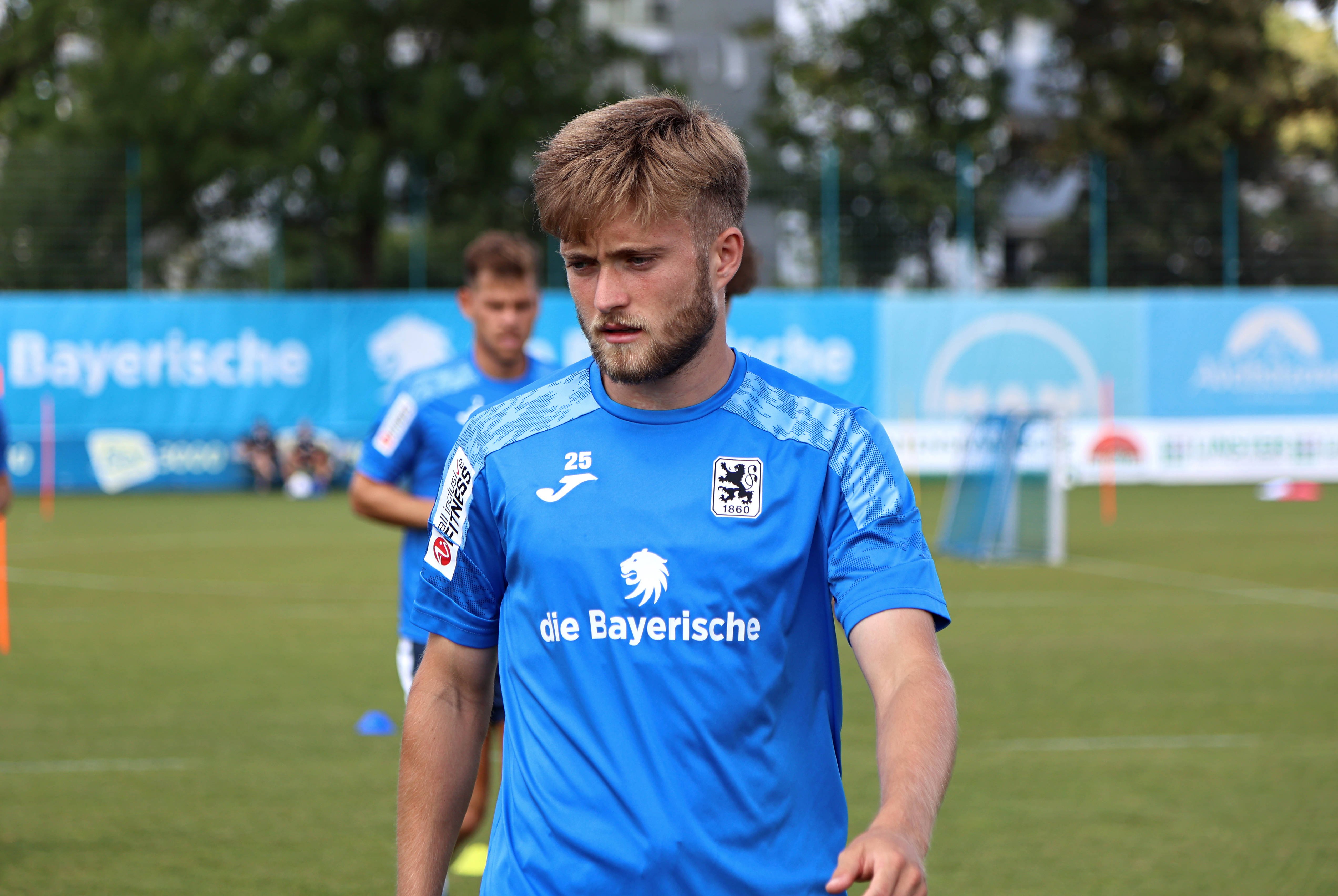 Cine e Mathew Collins, fotbalistul care va juca la TSV 1860 Munchen. Tatăl său e celebru!
