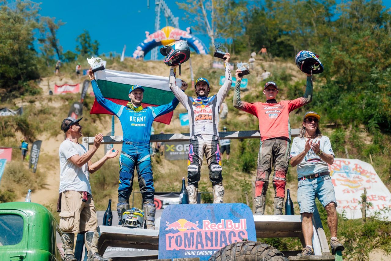 Manuel Lettenbichler în acțiune pe motocicletă hard-enduro în timpul Red Bull Romaniacs, traversând teren stâncos și abrupt. | sursa foto: Sport.ro Manuel Lettenbichler în acțiune pe motocicletă hard-enduro în timpul Red Bull Romaniacs, traversând teren stâncos și abrupt. | sursa foto: Sport.ro