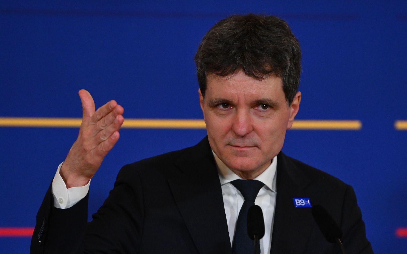 Nicușor Dan avertizează Parlamentul: Dacă adoptați astfel Legea decarbonizării voi uza de toate prerogativele constituționale
