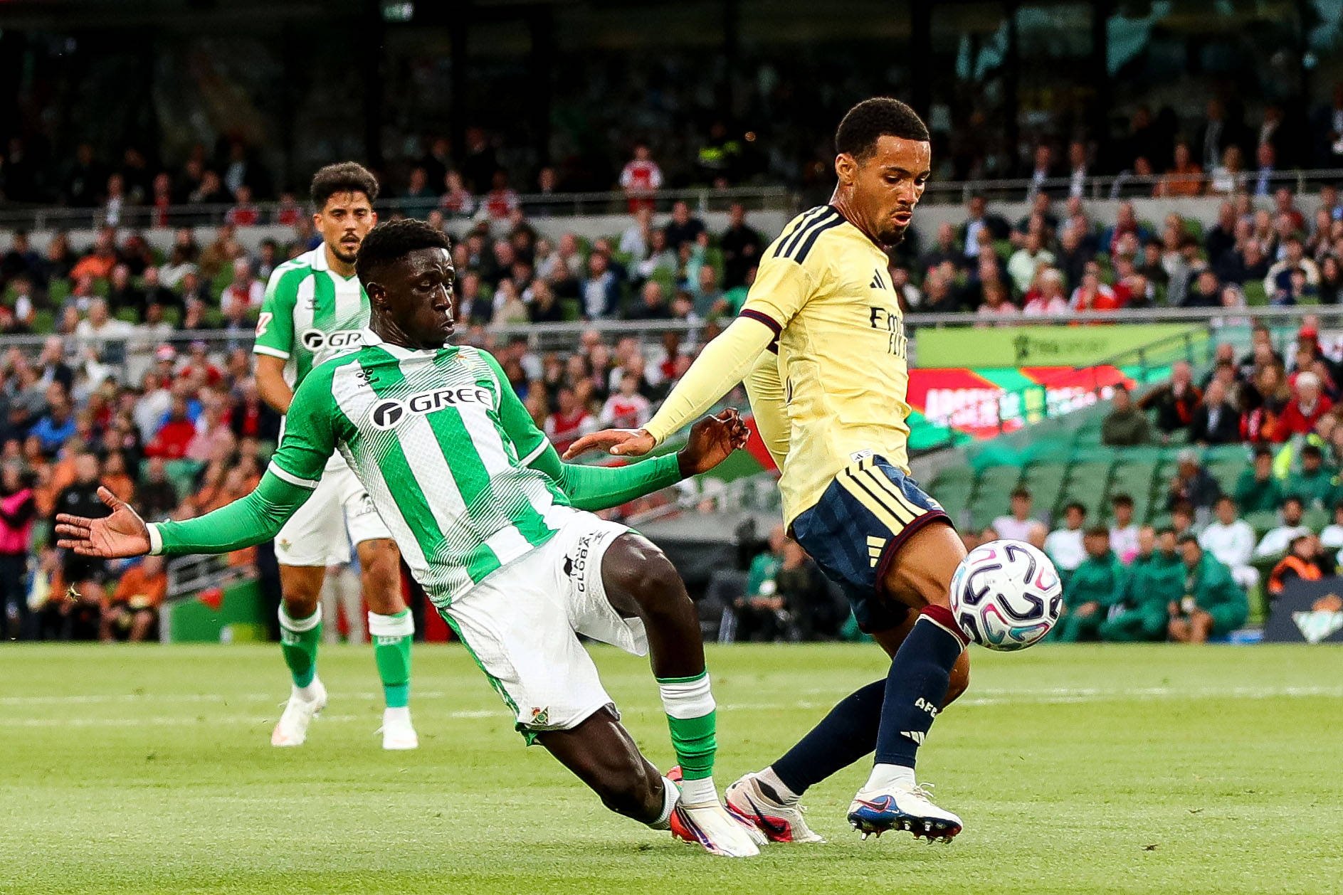 Arsenal - Betis Sevilla 1-3, ACUM pe VOYO SPORT 1! Campioana din Premier League este condusă
