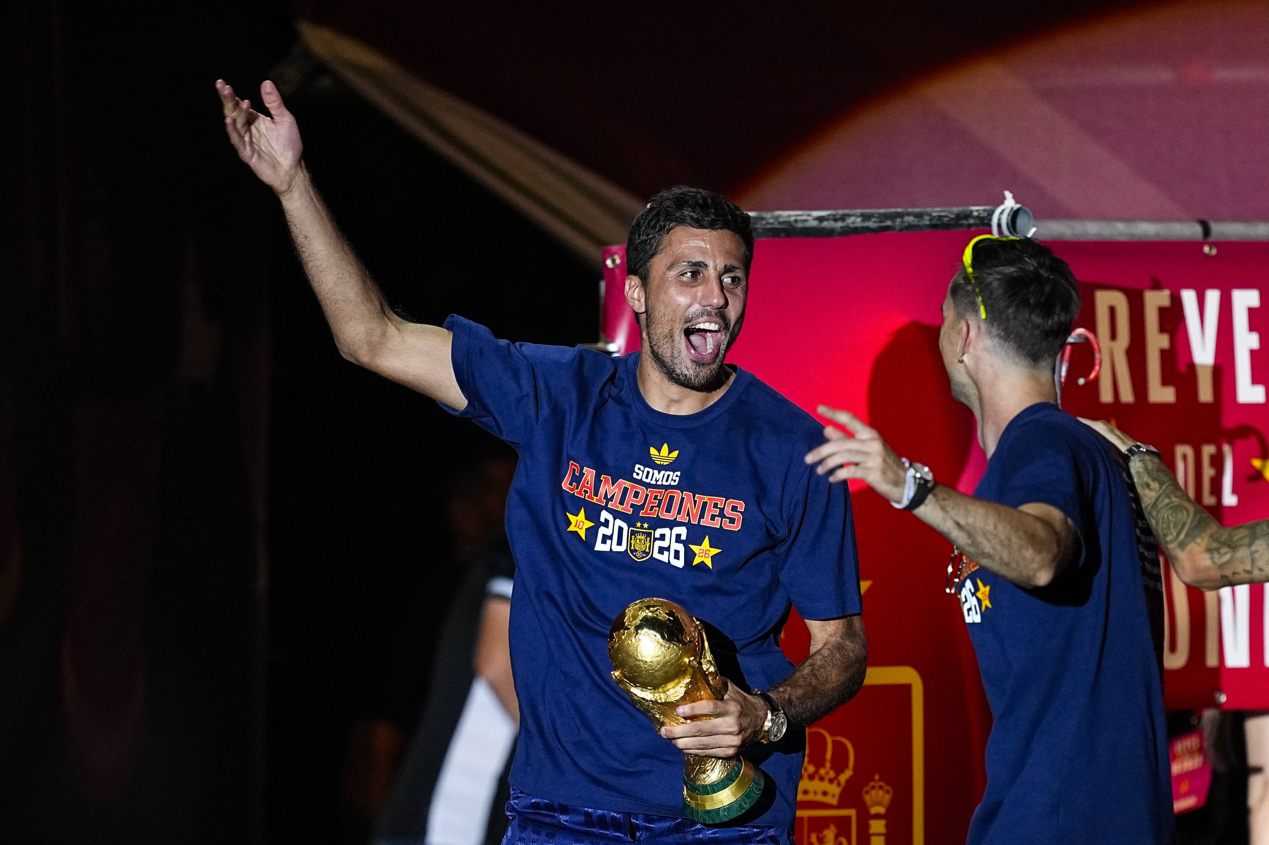 E gata! Barcelona a bătut palma cu Manchester City și îl transferă pe Rodri