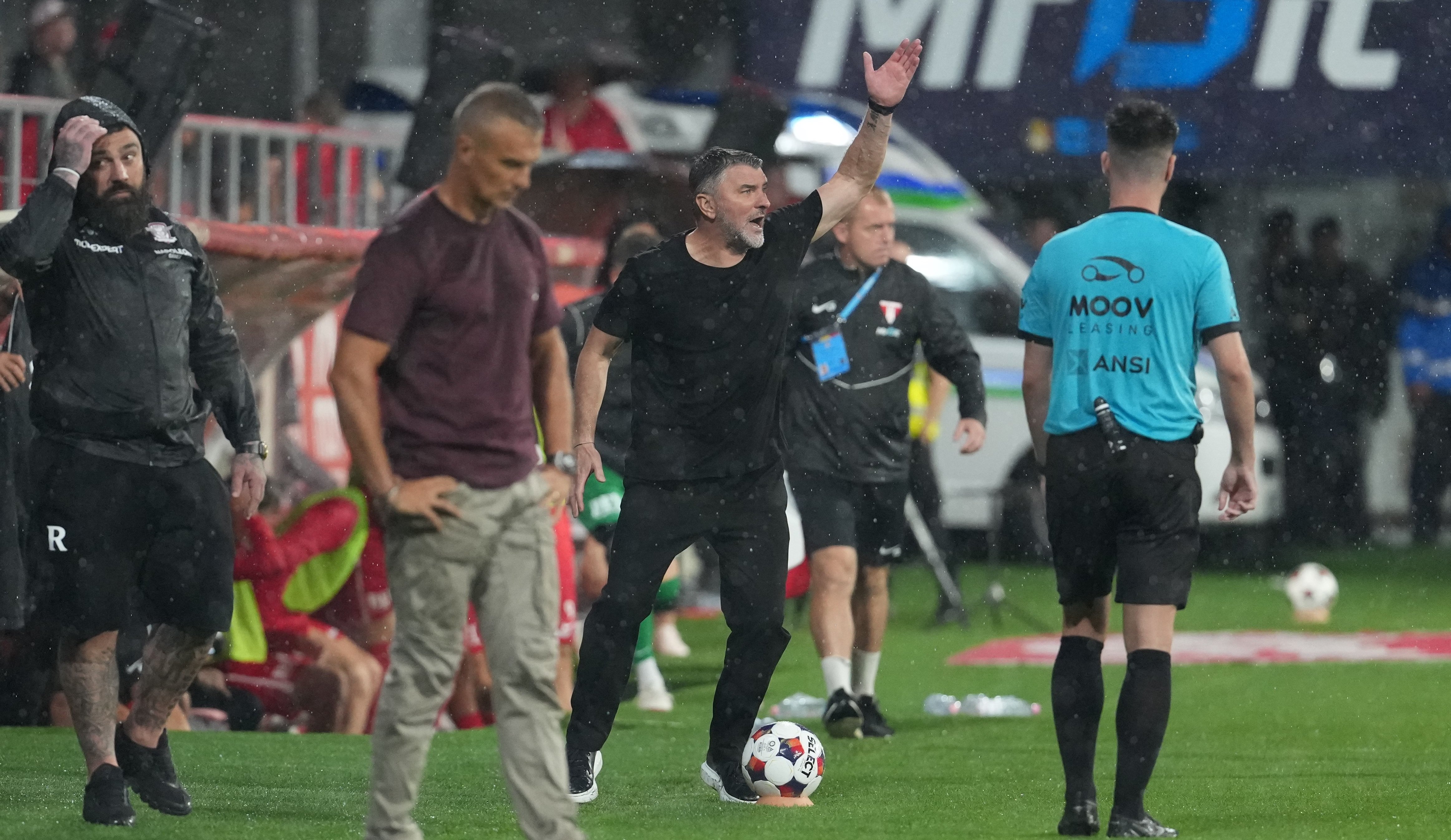 Adrian Mihalcea a confirmat noul transfer la UTA după remiza cu Rapid! Anunțul făcut despre starea lui Alexi Pitu