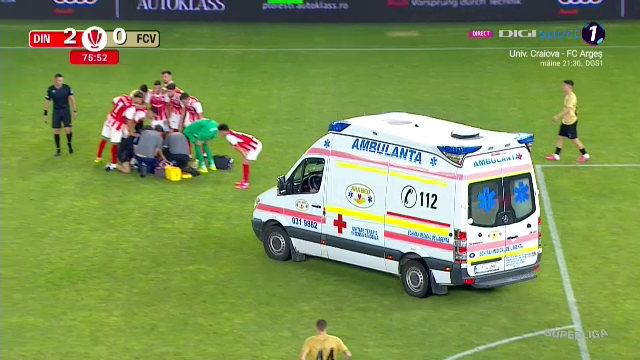 Imagini horror în Dinamo - FC Voluntari! Ambulanța a intervenit după un cot în bărbie