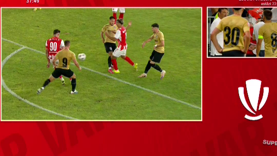 Faza controversată din Dinamo - Voluntari: cum s-a văzut din teren penalty-ul dat cu VAR