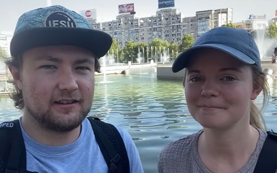 Cele două orașe din România de care s-au îndrăgostit doi turiști americani. Au ajuns din întâmplare în țara noastră și au cheltuit 4.000 de dolari în 63 de zile