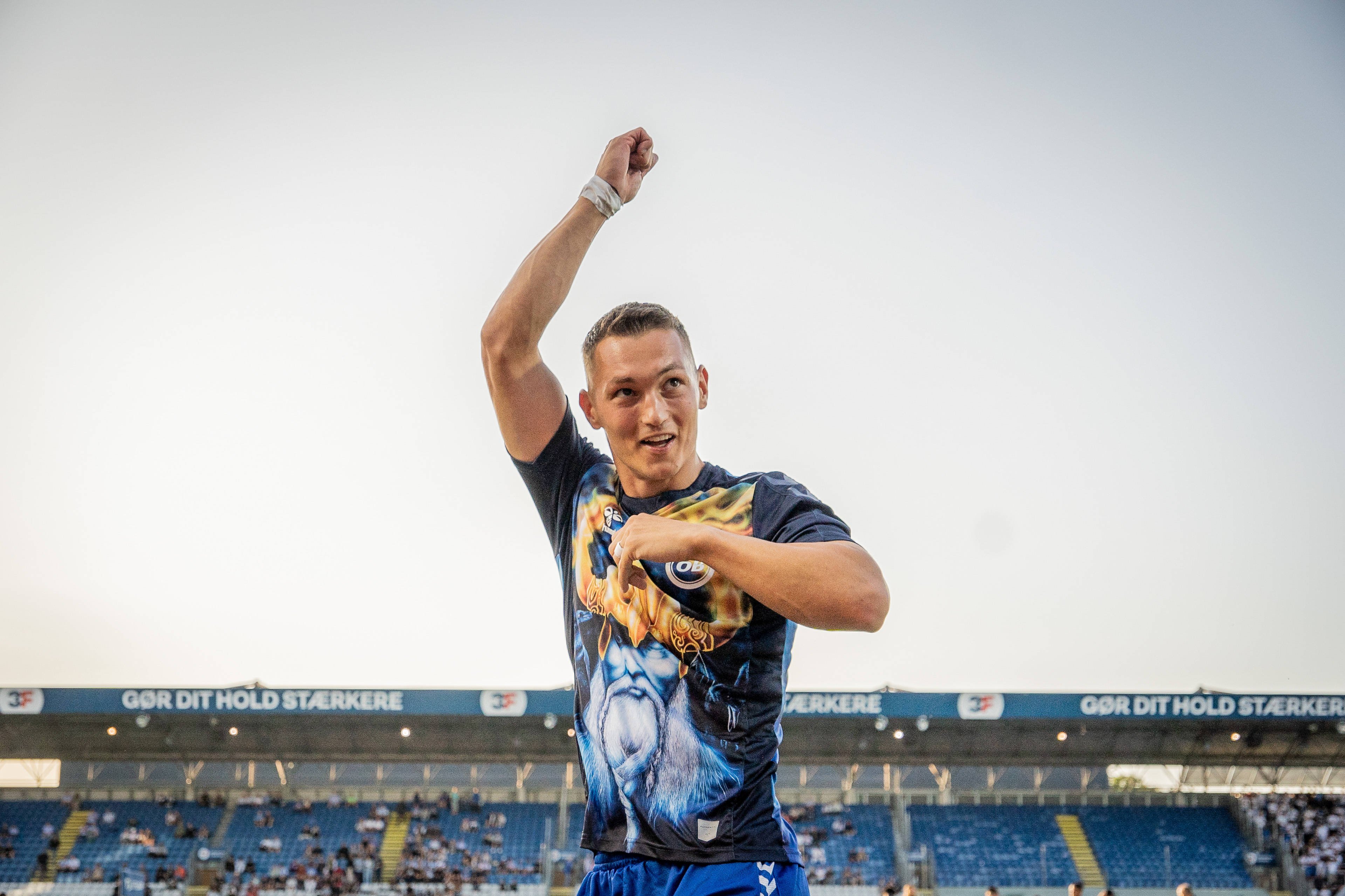 Dinamo se bate cu două echipe din Zweite Bundesliga pentru transferul verii!
