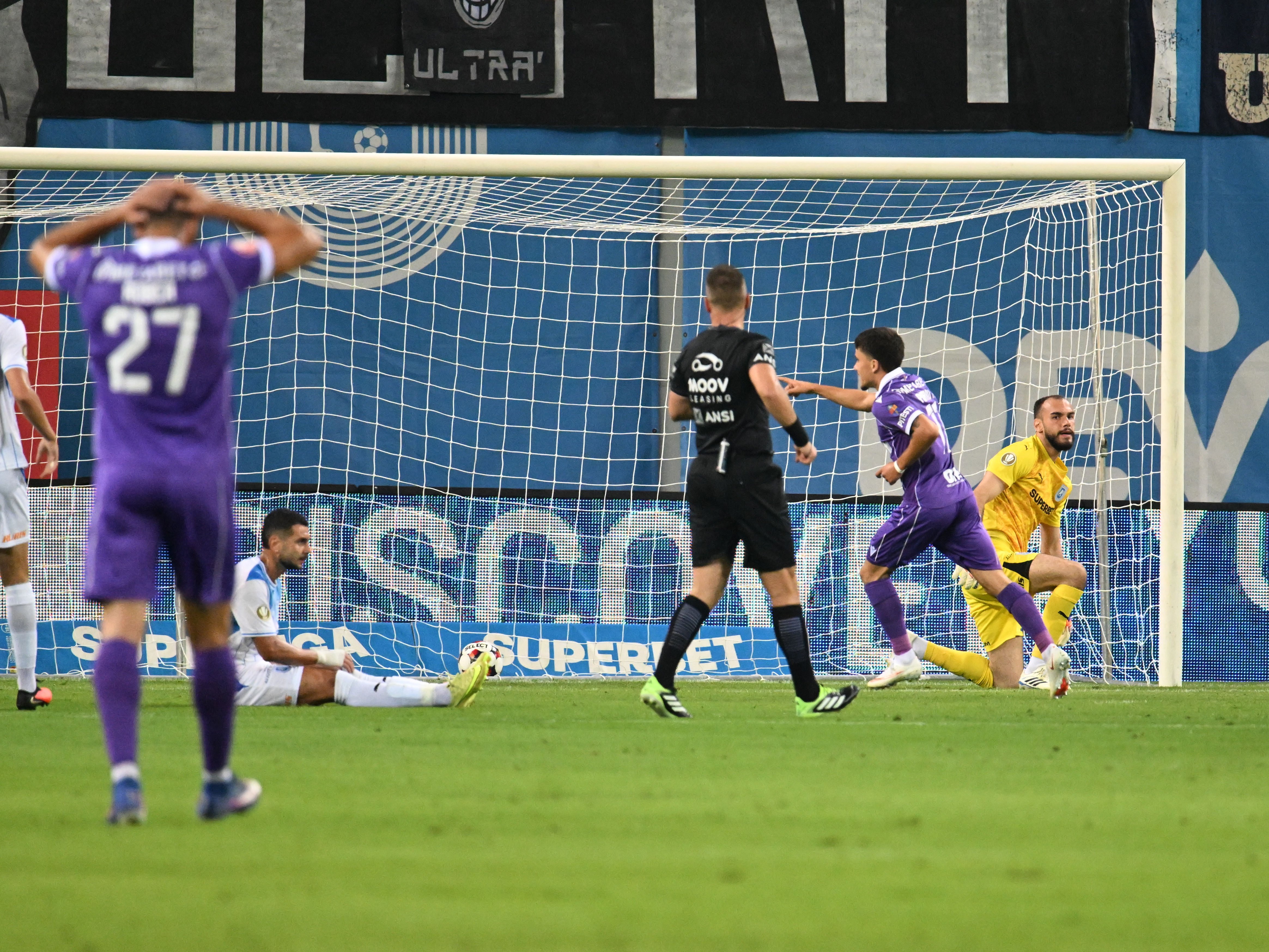 Universitatea Craiova - FC Argeș ACUM, ȘOC pe ”Oblemenco” în minutul 7! Cicâldău ratează din toate pozițiile