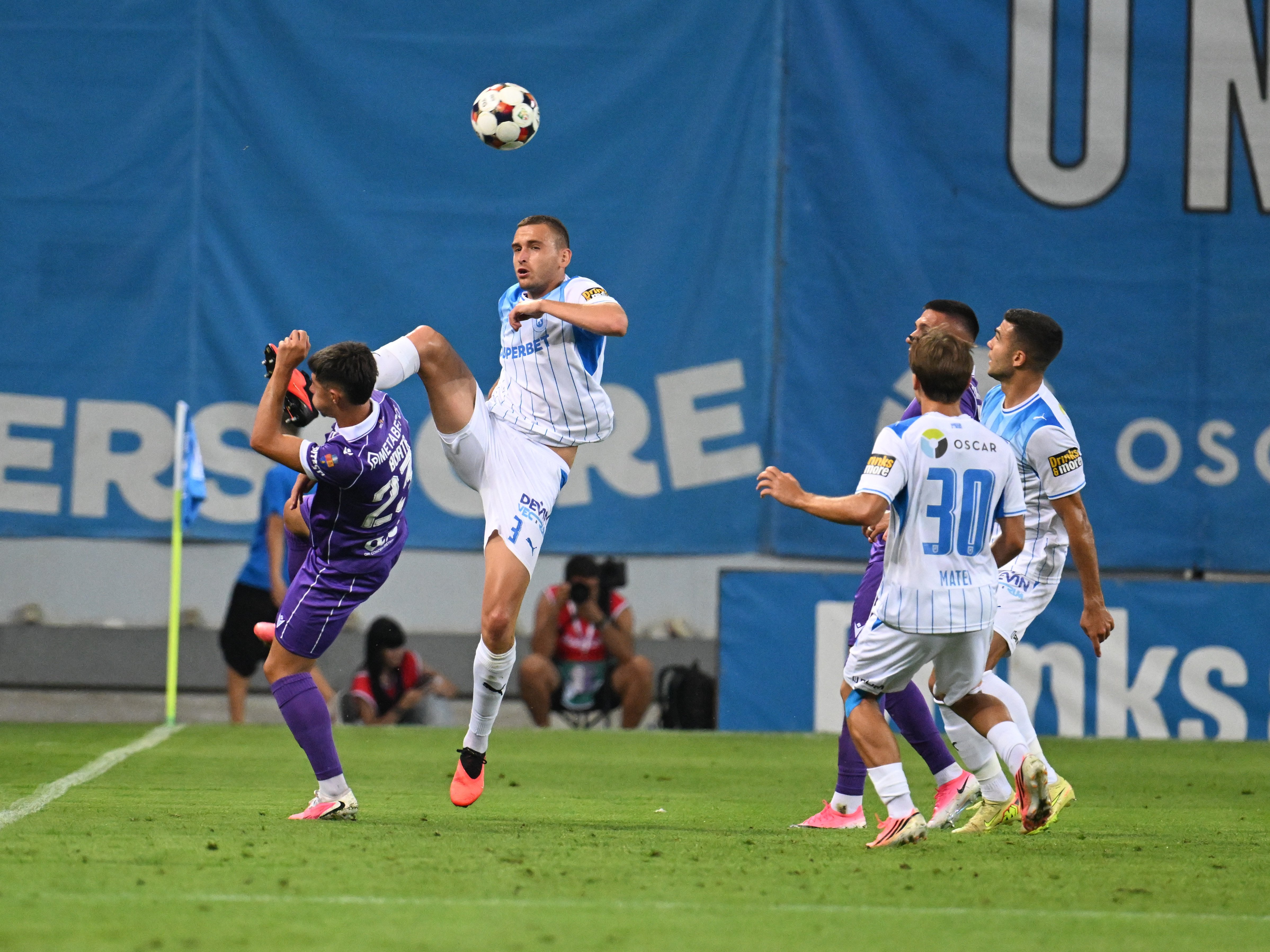 Faza care a încins spiritele în Bănie. Verdictul specialistului în cazul penalty-ului cerut de olteni