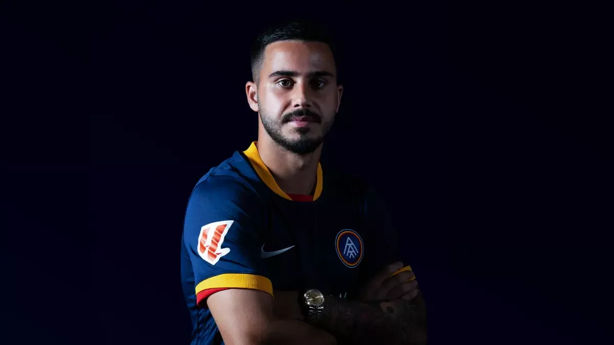 Enes Sali, interviu în Spania după ce a semnat cu echipa lui Gerard Pique: „Sunt foarte încântat”