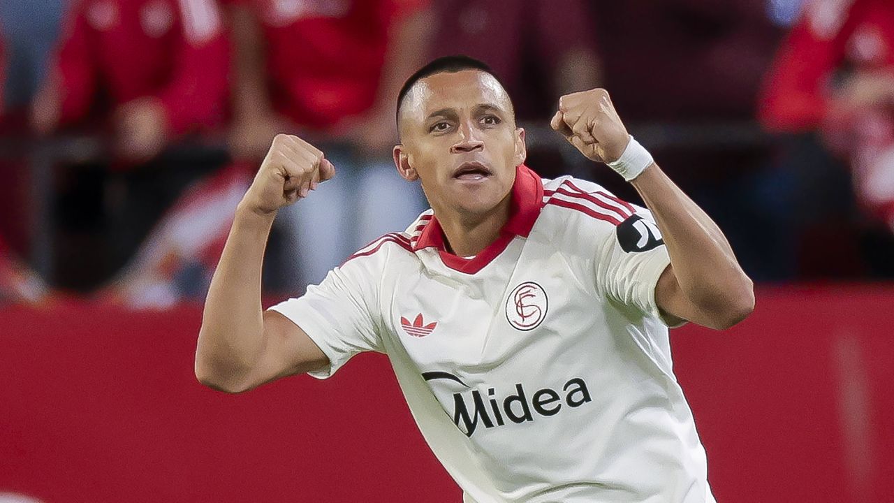 Alexis Sanchez a semnat