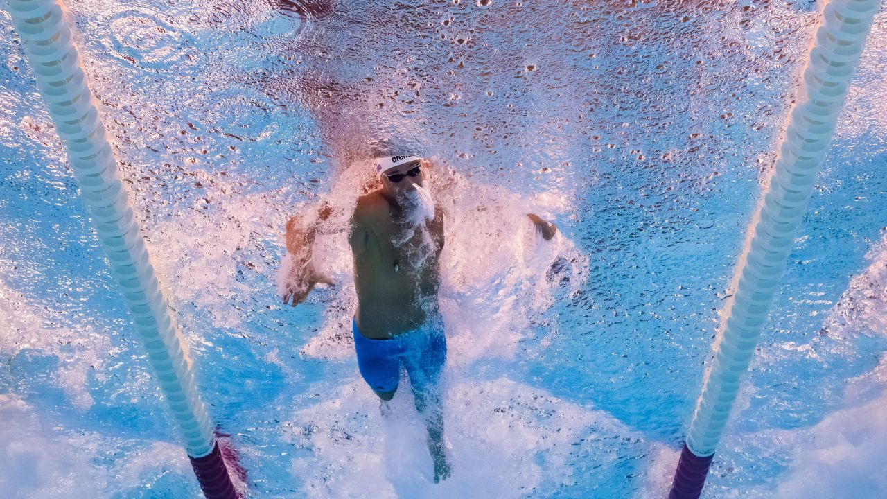 L'Equipe a reacționat imediat după ce David Popovici și-a ”spulberat” adversarii în semifinala de la 100 m liber