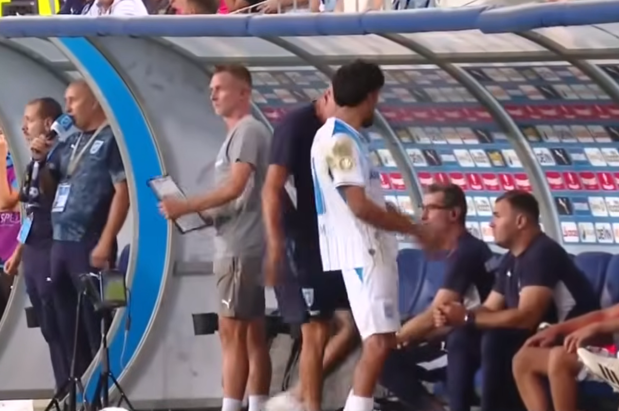 Baiaram, pus la zid după criza de nervi: "I-ai spart capul omului! Să îl lovești pe maseur?!"