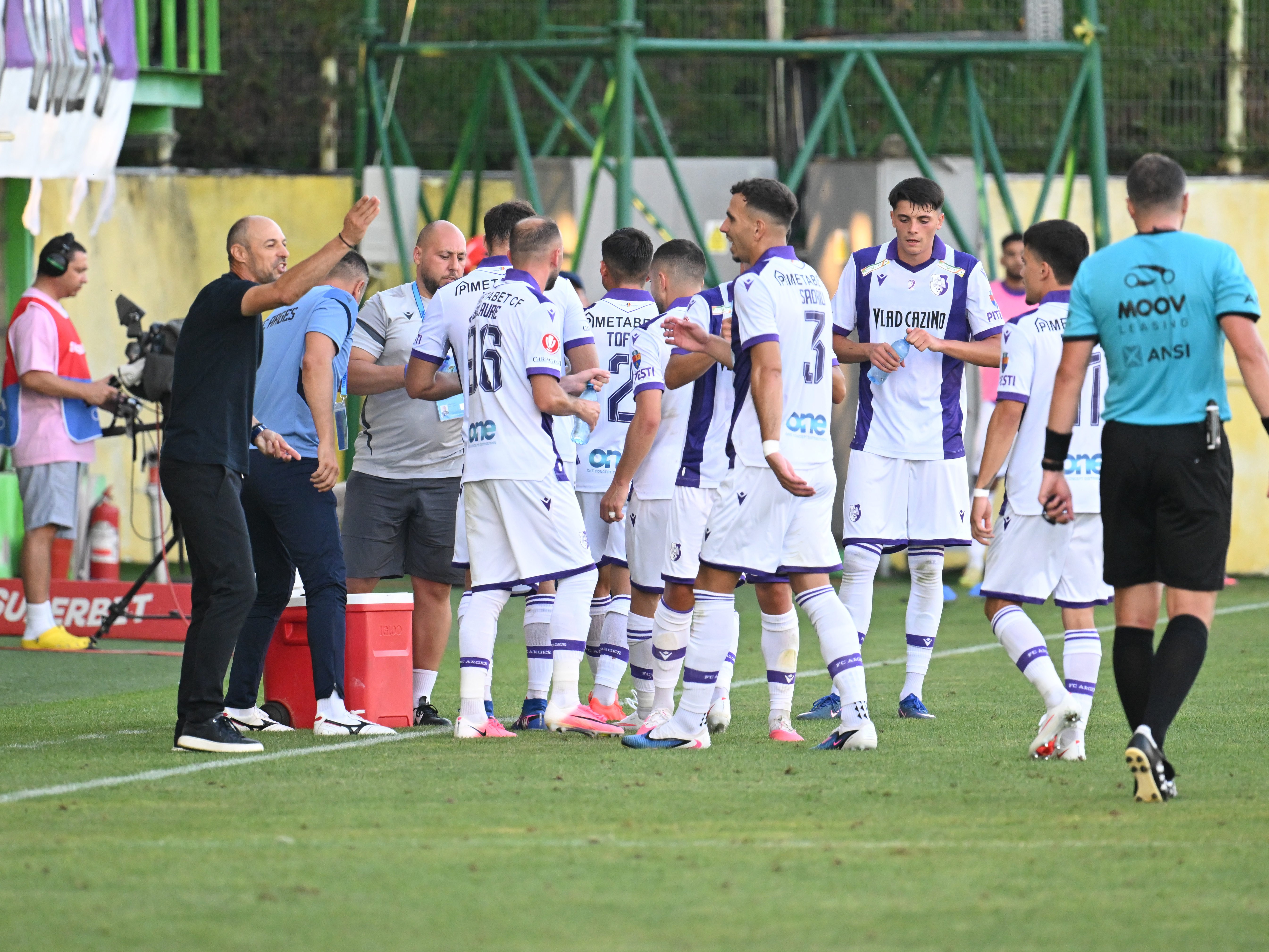 FC Argeș - Farul Constanța, ora 21:30, LIVE TEXT. Surprizele începutului de sezon se înfruntă la Mioveni