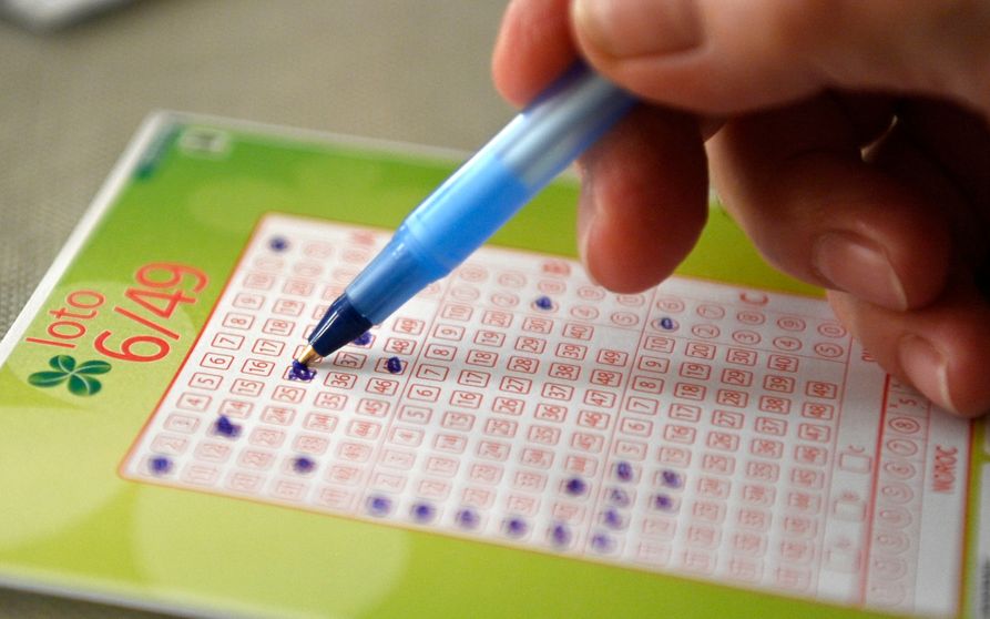 Un român a câștigat cel mai mare premiu din istoria Loto! Biletul, care i-a adus peste 10 milioane de euro, a costat doar 8,5 lei. Care au fost numerele norocoase