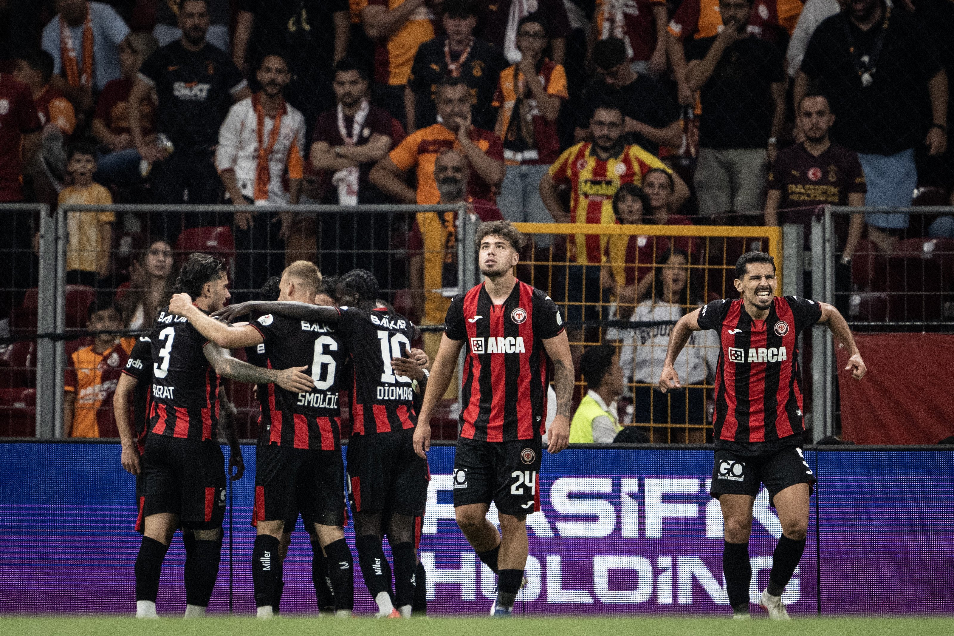 Andrei Borza, debut cu un rezultat uriaș pe terenul campioanei Galatasaray! Cum s-a descurcat contra lui Sane și Osimhen