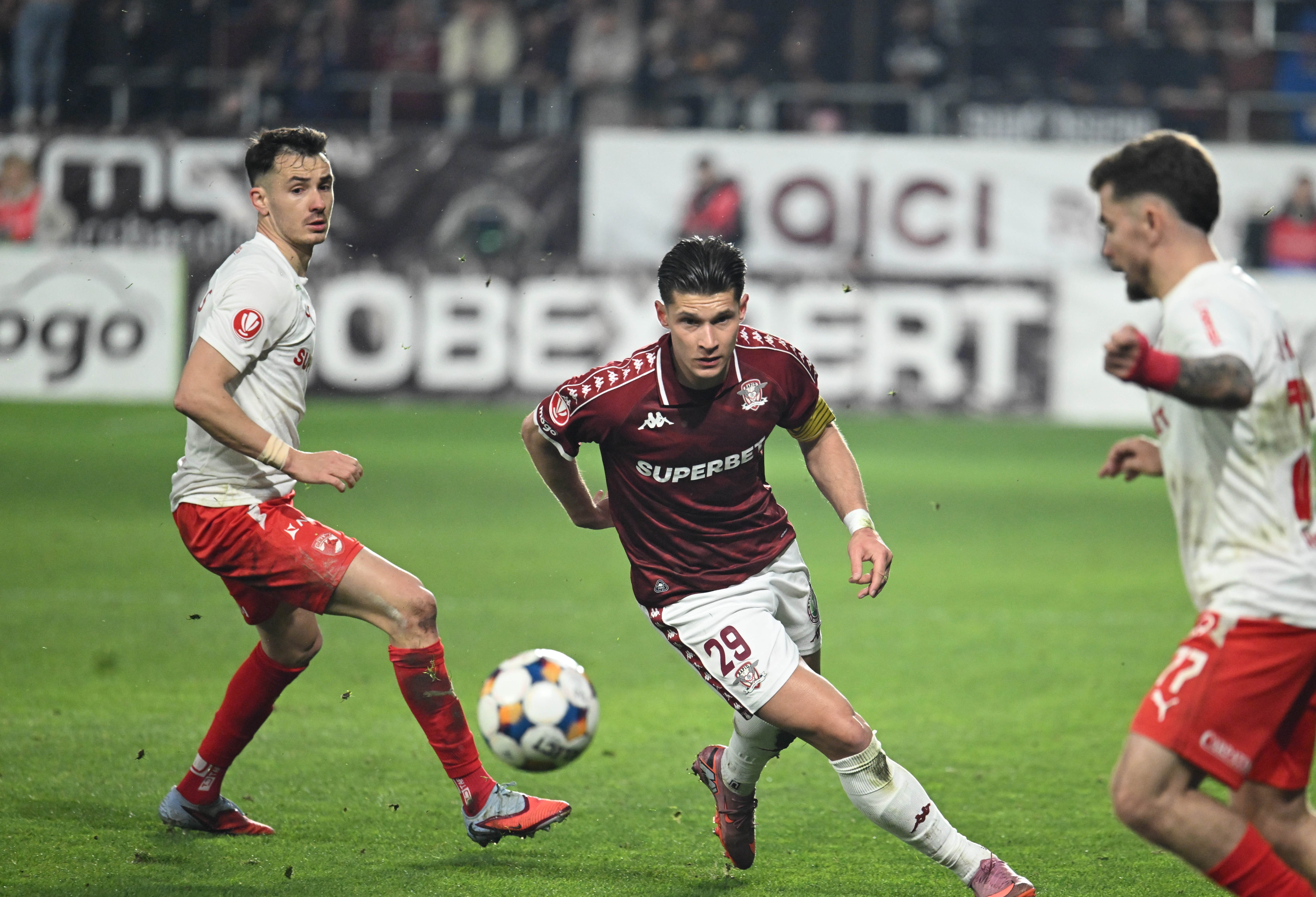 Rapid - Dinamo, de la 21:30 pe Sport.ro | Momente tensionate înaintea derby-ului din Giulești! Echipele de start