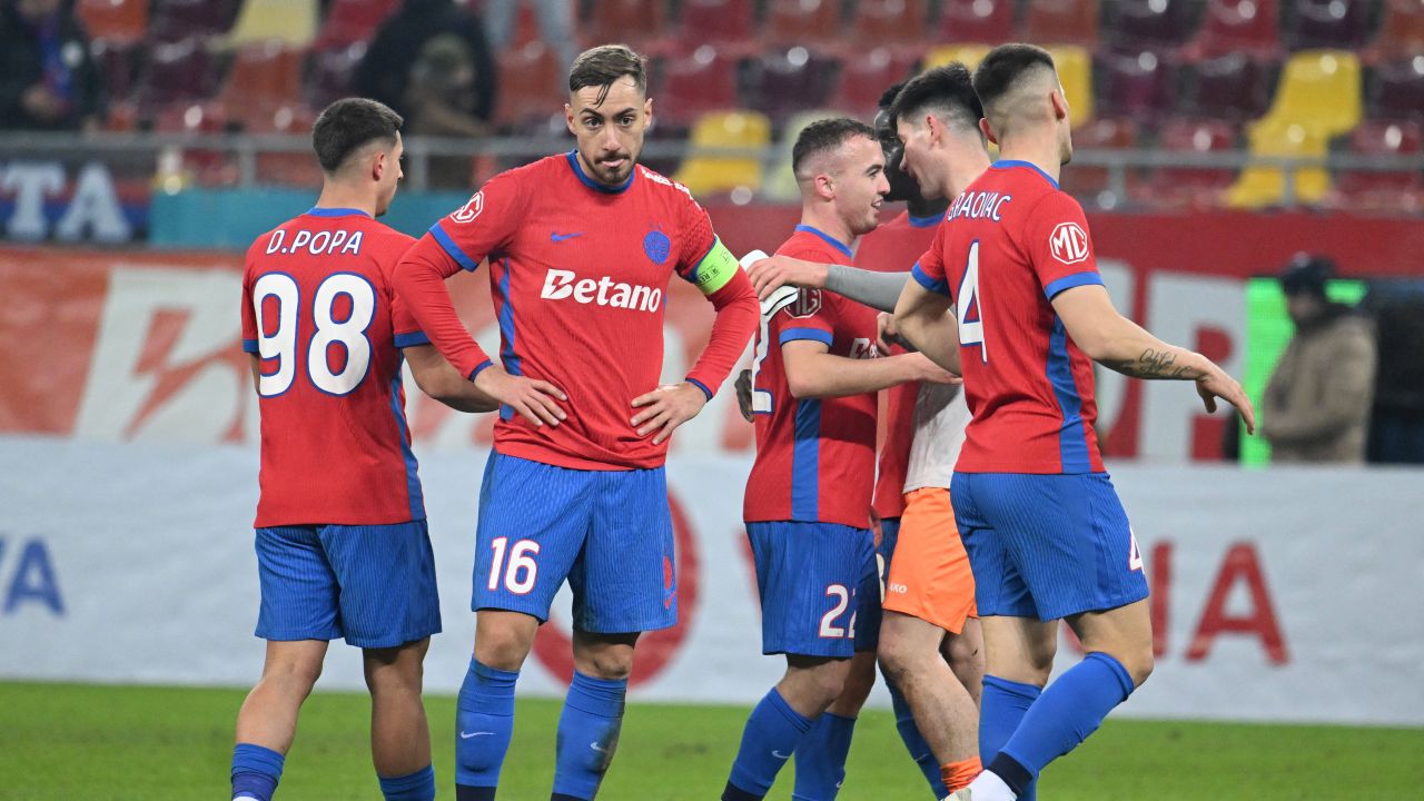Fotbalistul lui FCSB, ridiculizat de un adversar! Fază memorabilă