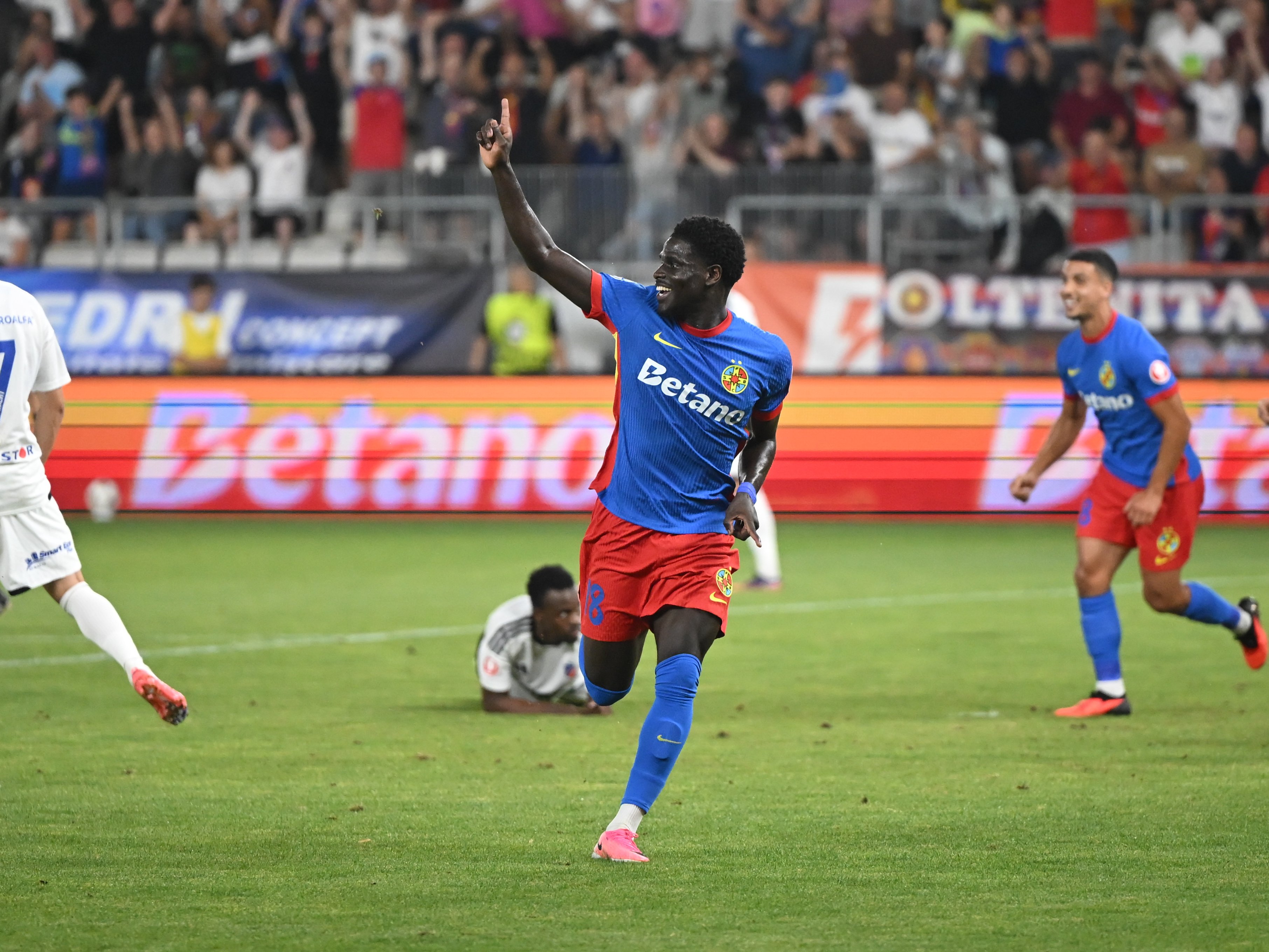 FCSB - FC Botoșani 1-1, pe Sport.ro. Dawa gafează, Dumiter marchează! Spectacol pe „Arcul de Triumf”